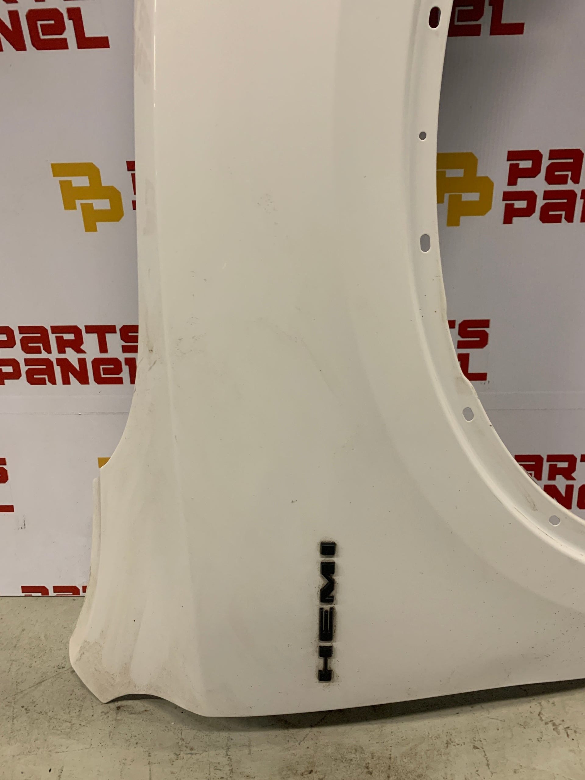 2011 - 2022 DODGE DURANGO GUARDAFANGO DELANTERO DERECHO LADO PASAJERO BLANCO ORIGINAL USADO