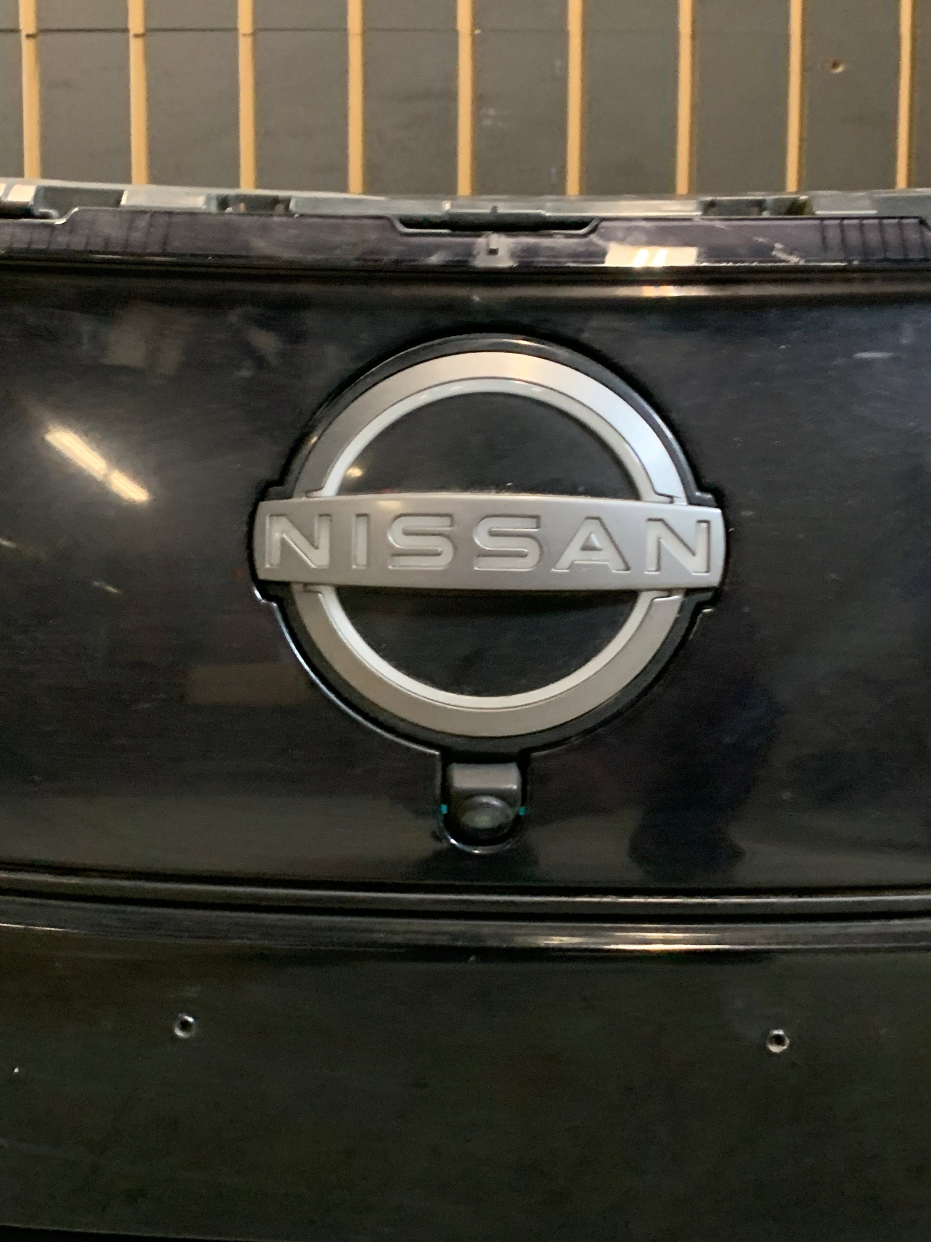 2018 - 2025 NISSAN LEAF FRONT WHITE BUMPER ASSEMBLY OEM USED  