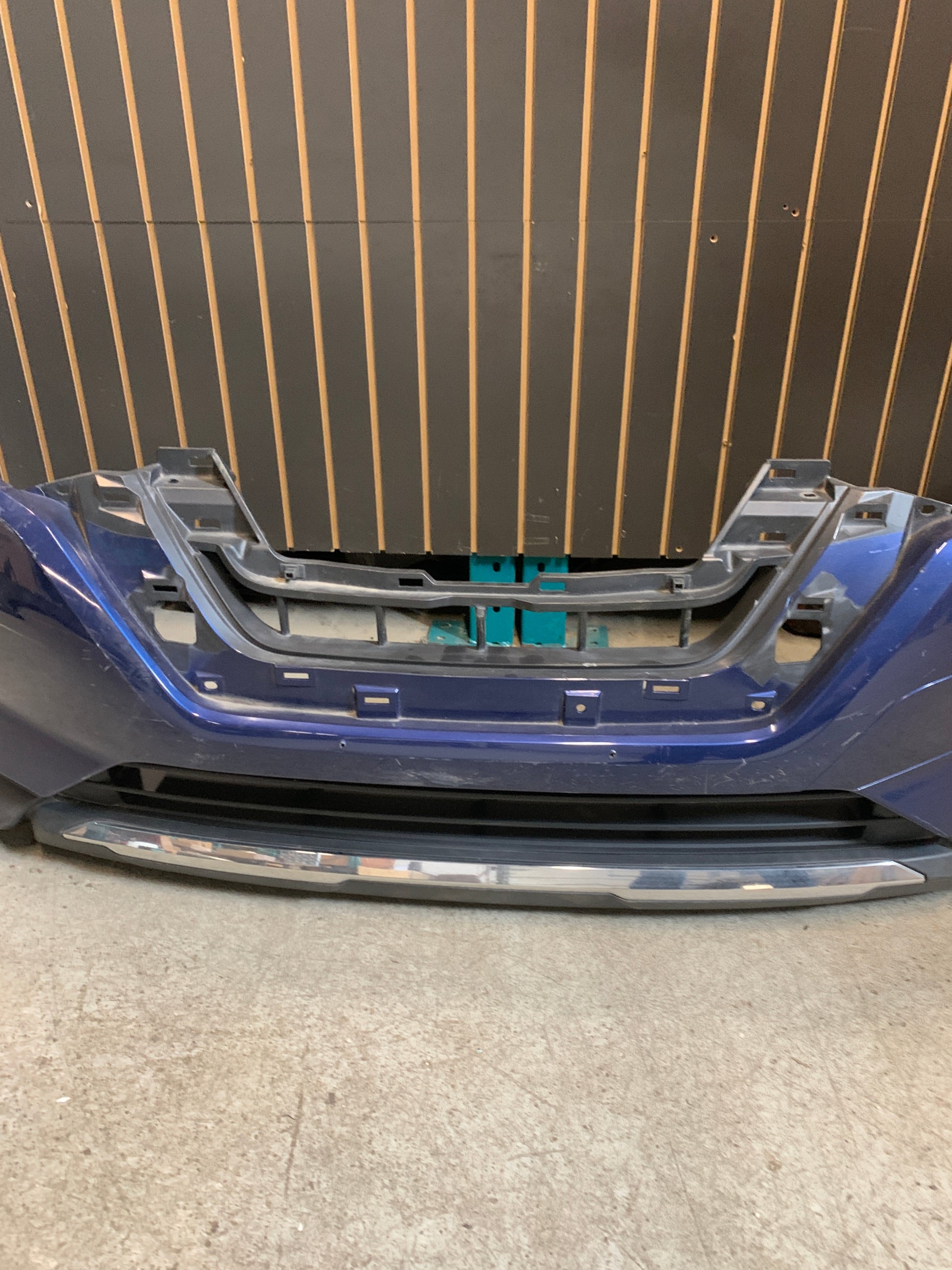 2017 - 2020 NISSAN ROGUE FRONT BUMPER IN BLUE OEM USED