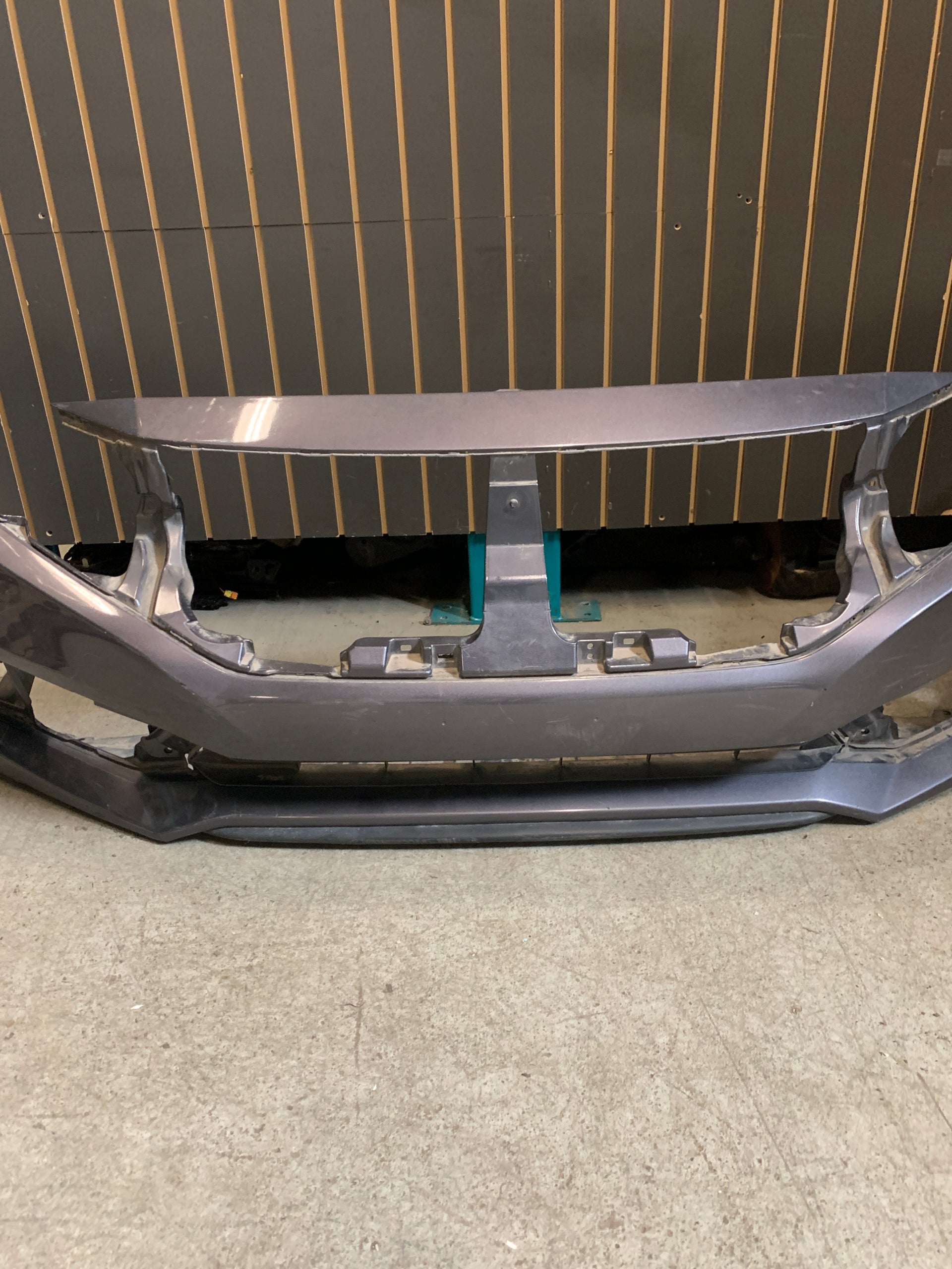 2019 - 2020 HONDA CIVIC FRONT BUMPER OEM USED
