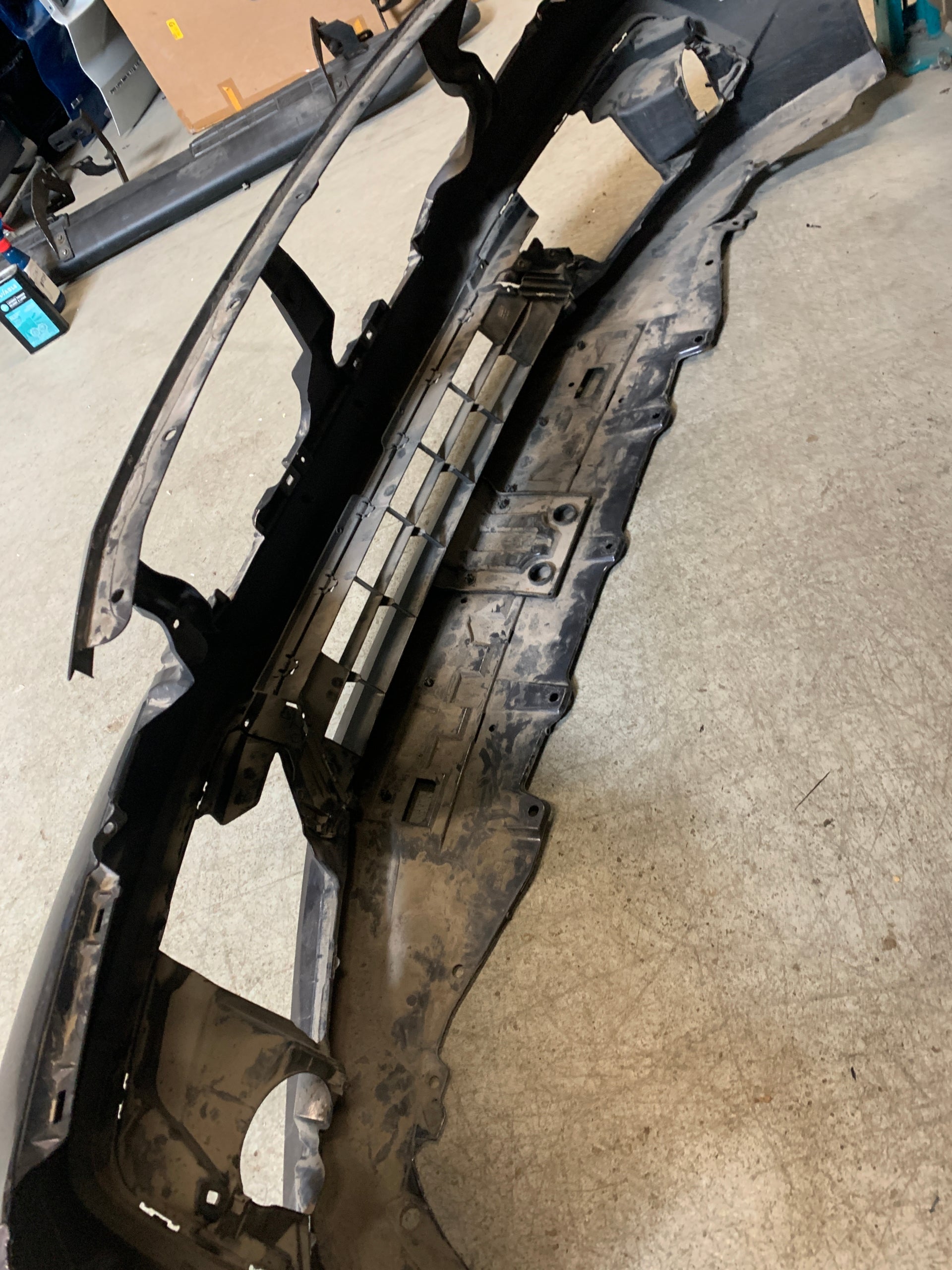 2019 - 2020 HONDA CIVIC FRONT BUMPER OEM USED