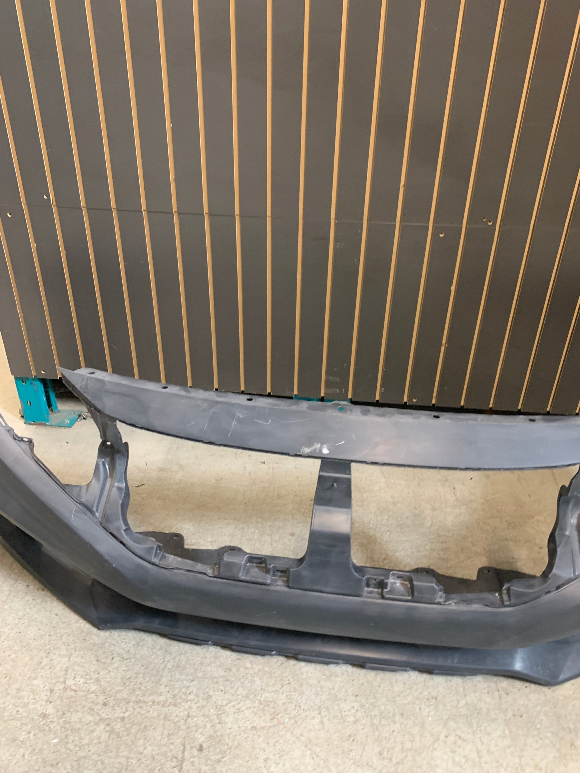 2019 - 2021 HONDA CIVIC FRONT BUMPER OEM USED