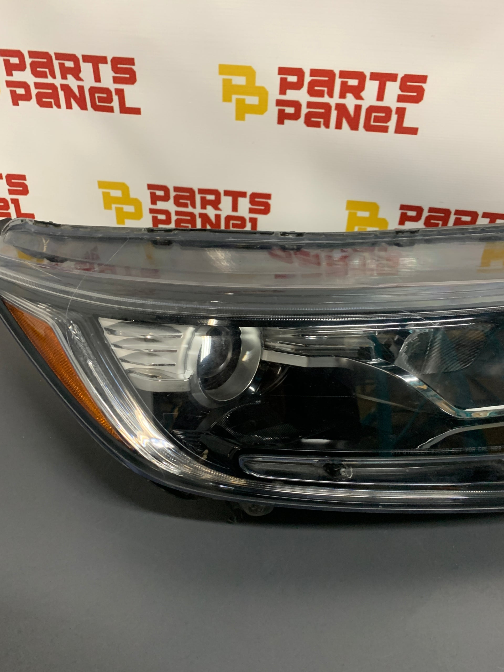 2017 - 2022 HONDA CRV PASSENGER RH SIDE HALOGEN HEADLIGHT OEM USED