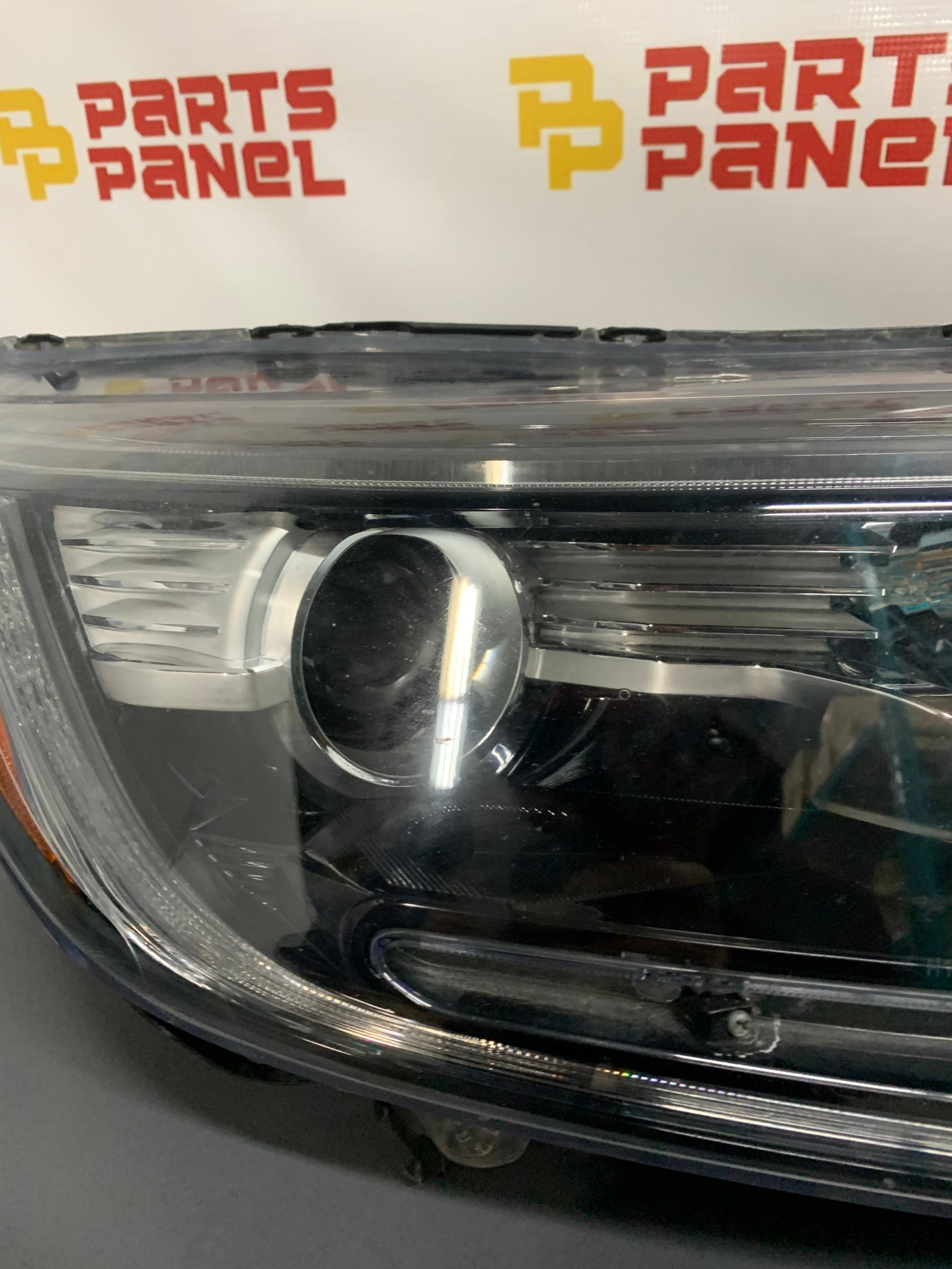 2017 - 2022 HONDA CRV PASSENGER RH SIDE HALOGEN HEADLIGHT OEM USED