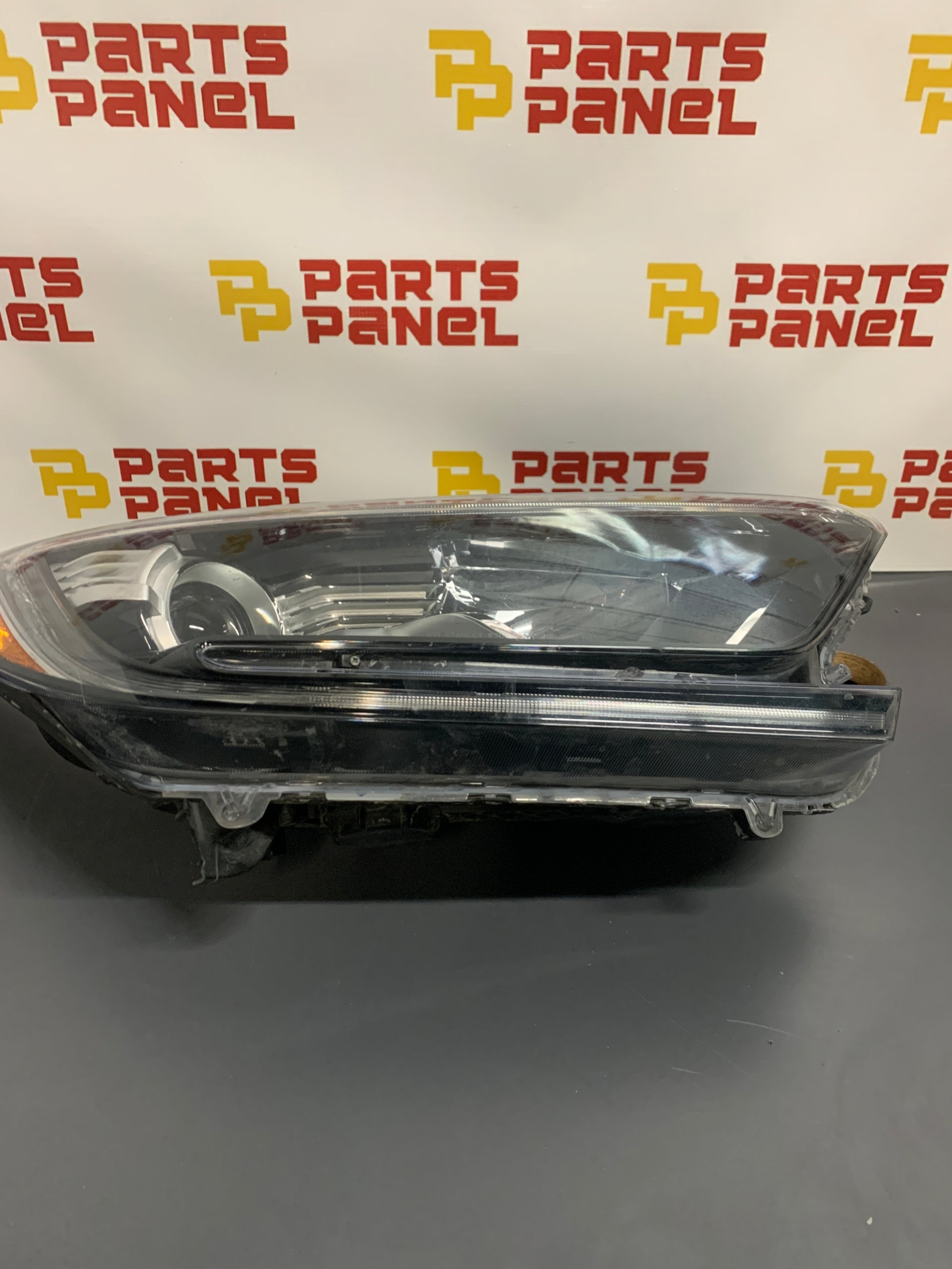 2017 - 2022 HONDA CRV PASSENGER RH SIDE HALOGEN HEADLIGHT OEM USED