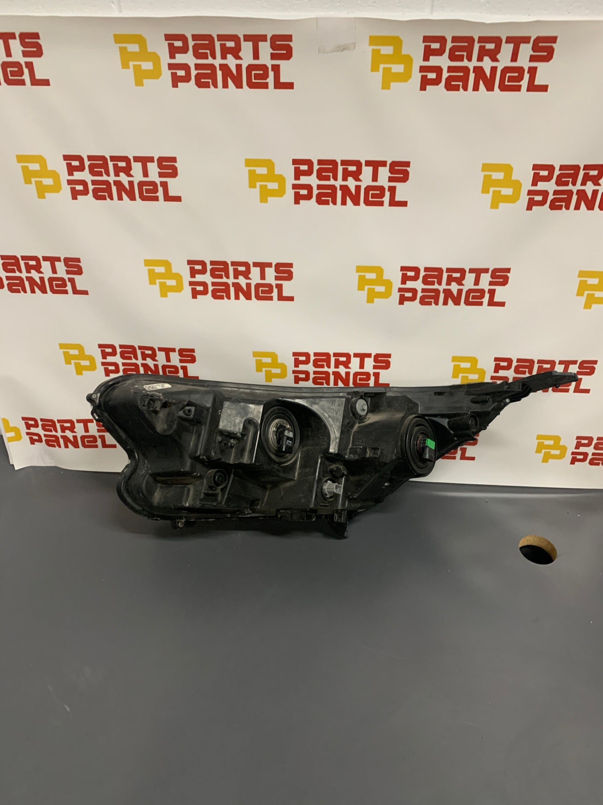 2017 - 2022 HONDA CRV PASSENGER RH SIDE HALOGEN HEADLIGHT OEM USED
