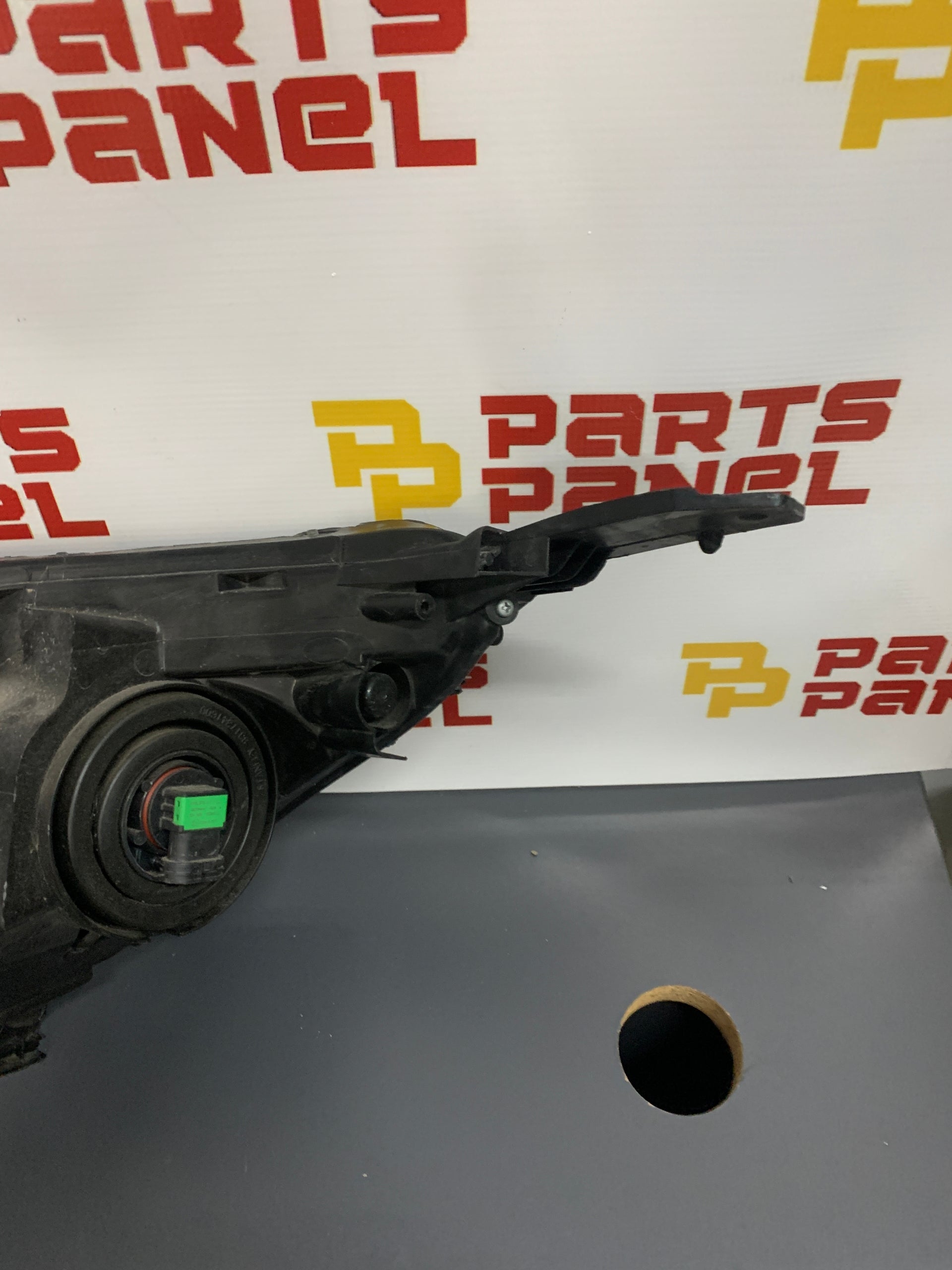 2017 - 2022 HONDA CRV PASSENGER RH SIDE HALOGEN HEADLIGHT OEM USED