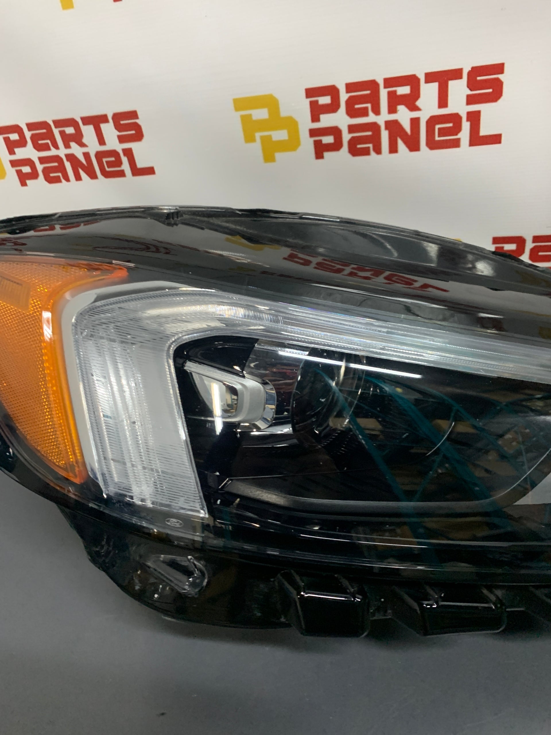2019 - 2024 FORD EDGE PASSENGER RH SIDE LED HEADLIGHT OEM USED KT4B-13W029-CH
