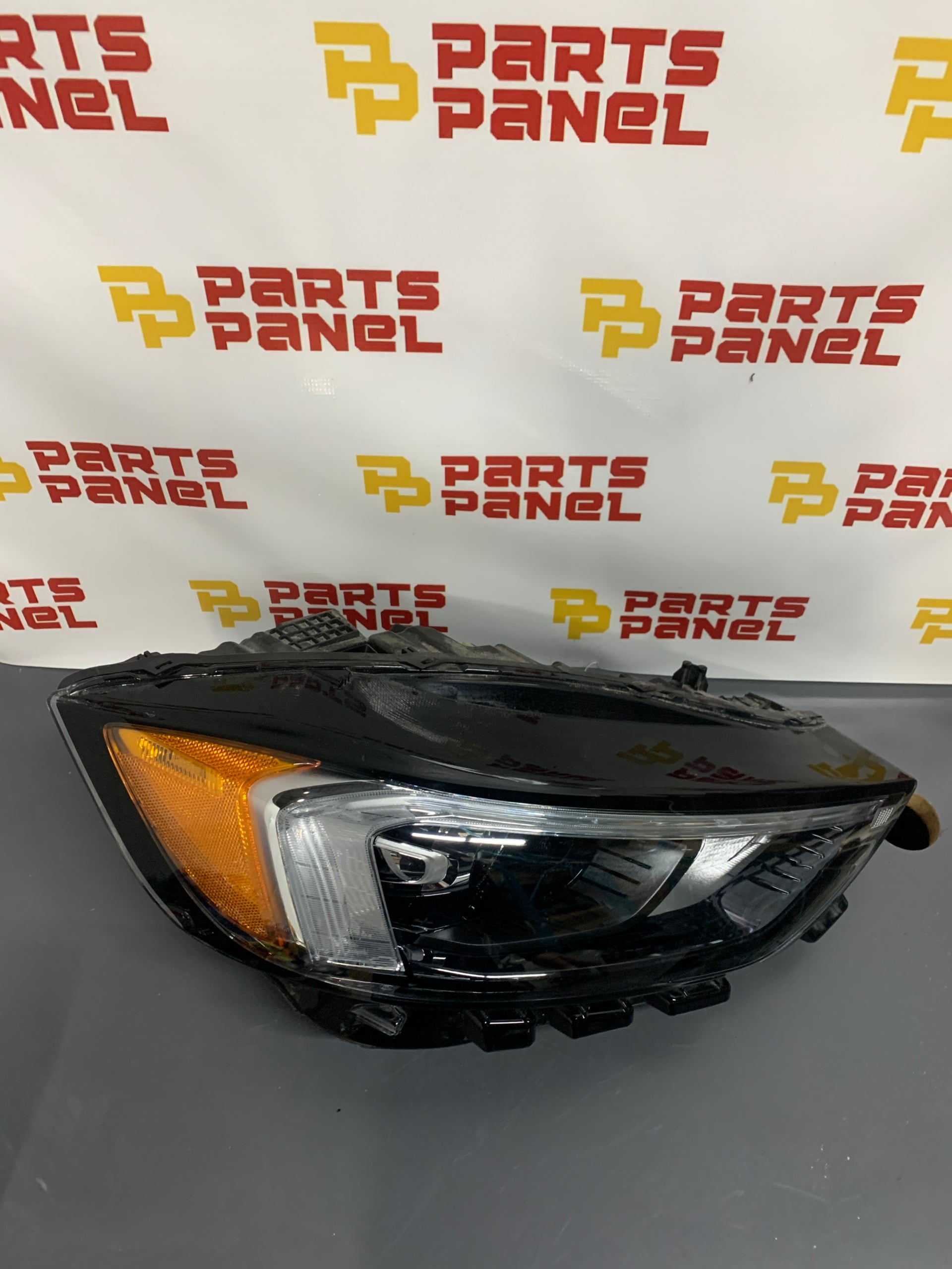 2019 - 2024 FORD EDGE PASSENGER RH SIDE LED HEADLIGHT OEM USED KT4B-13W029-CH