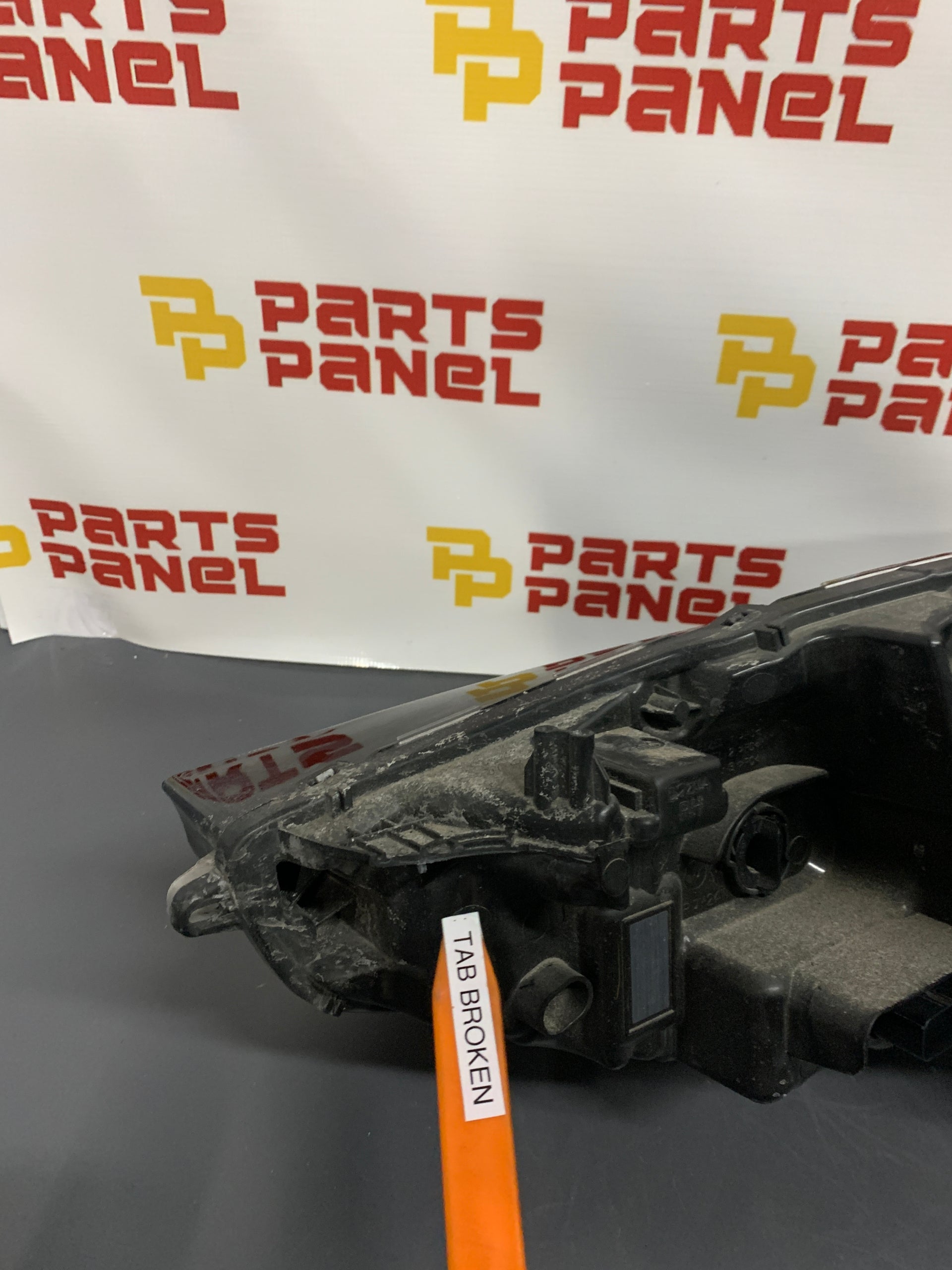 2019 - 2024 FORD EDGE PASSENGER RH SIDE LED HEADLIGHT OEM USED KT4B-13W029-CH