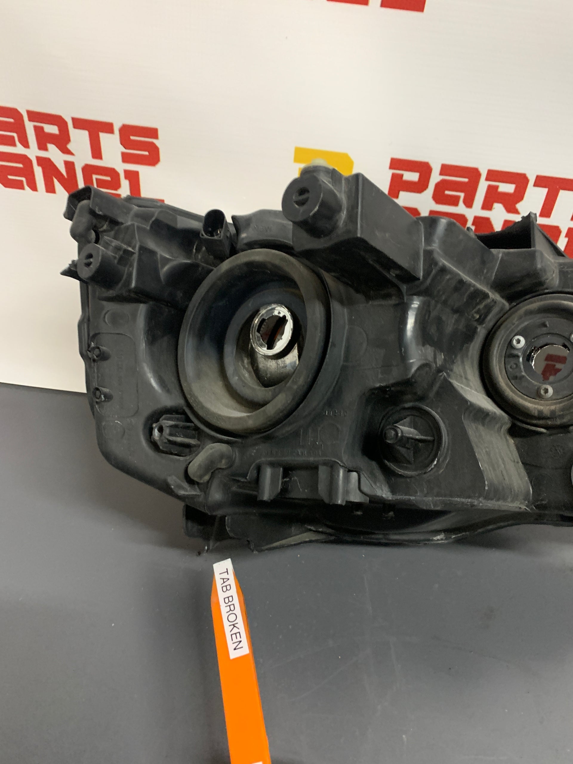 2008 - 2020 DODGE CARAVAN DRVER LH SIDE HALOGEN HEADLIGHT OEM USED 05113337AAG