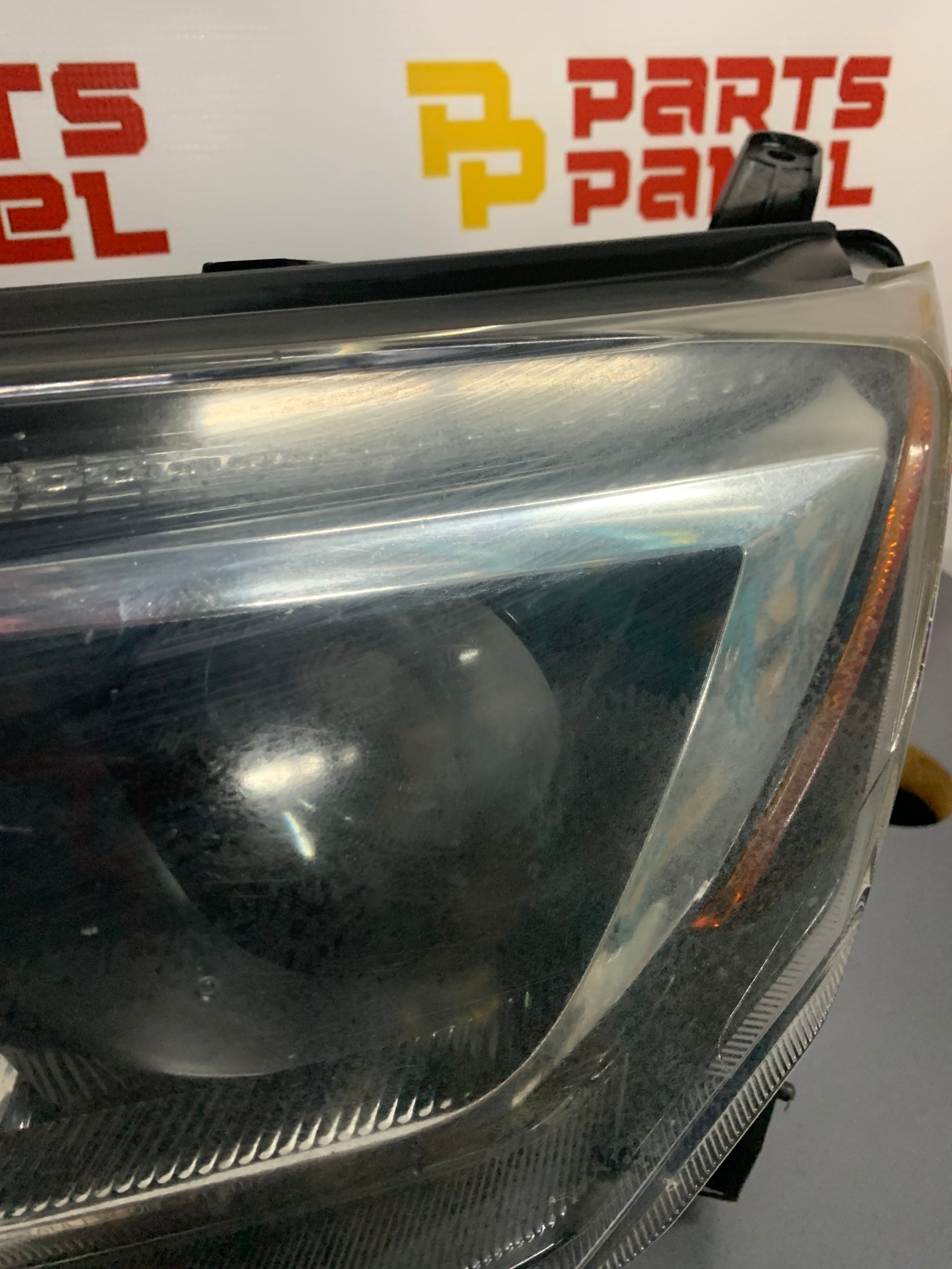 2016 - 2018 TOYOTA RAV4 HALOGEN DRIVER LH SIDE HEADLIGHT OEM USED