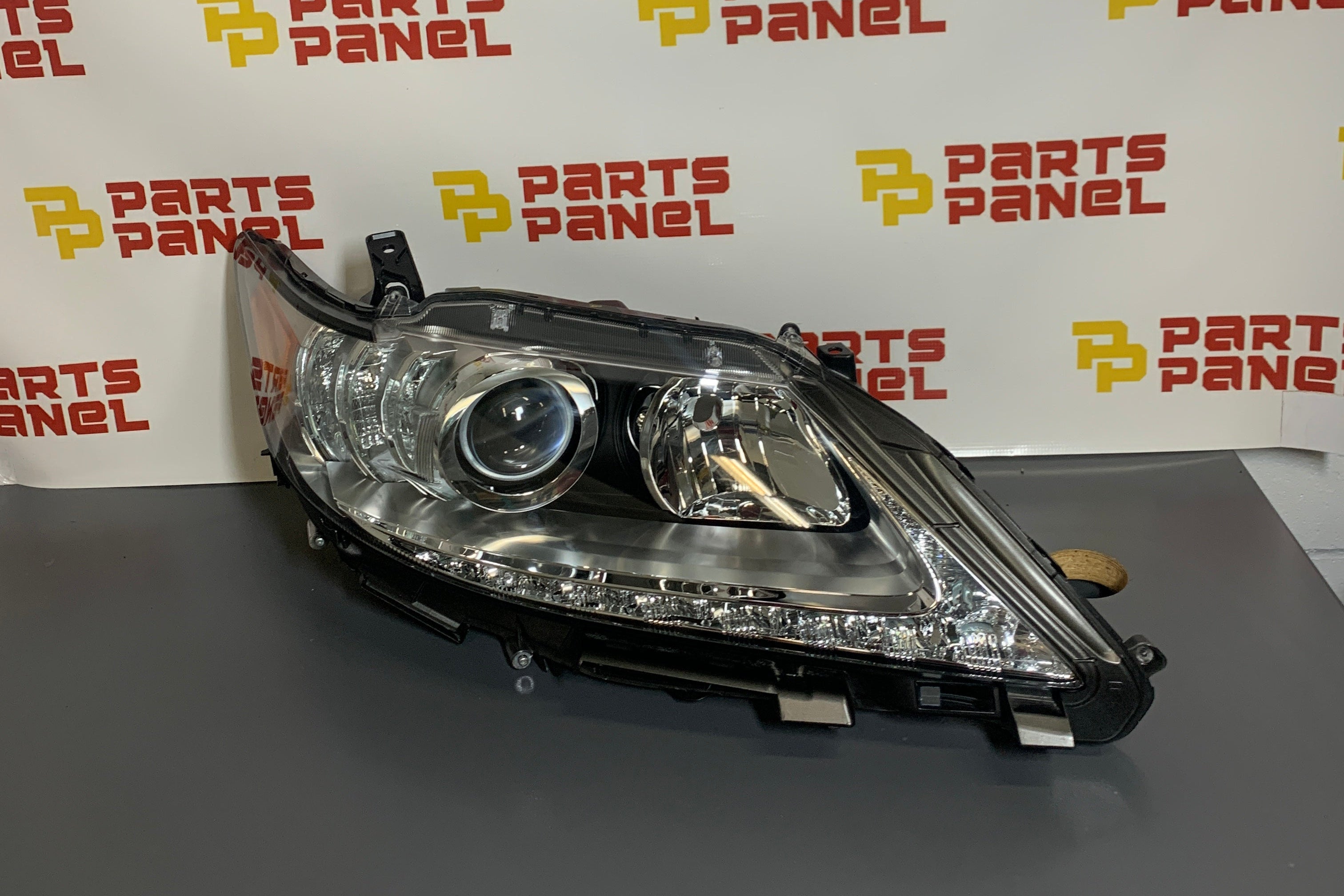 2013 2014 2015 LEXUS ES300 ES350 FARO XENÓN HID DEL LADO DEL COPILOTO DERECHO ORIGINAL USADO