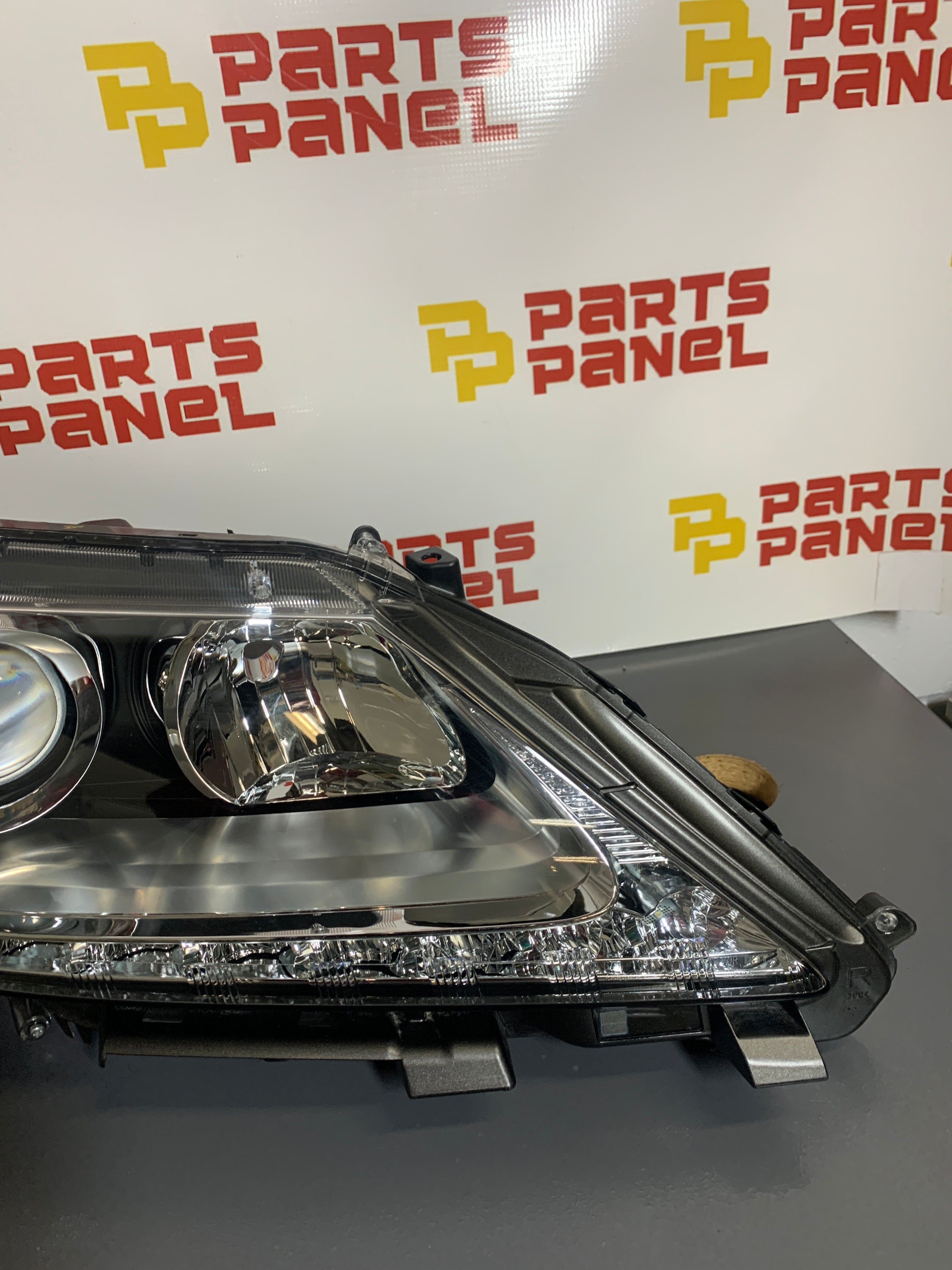 2013 2014 2015 LEXUS ES300 ES350 FARO XENÓN HID DEL LADO DEL COPILOTO DERECHO ORIGINAL USADO