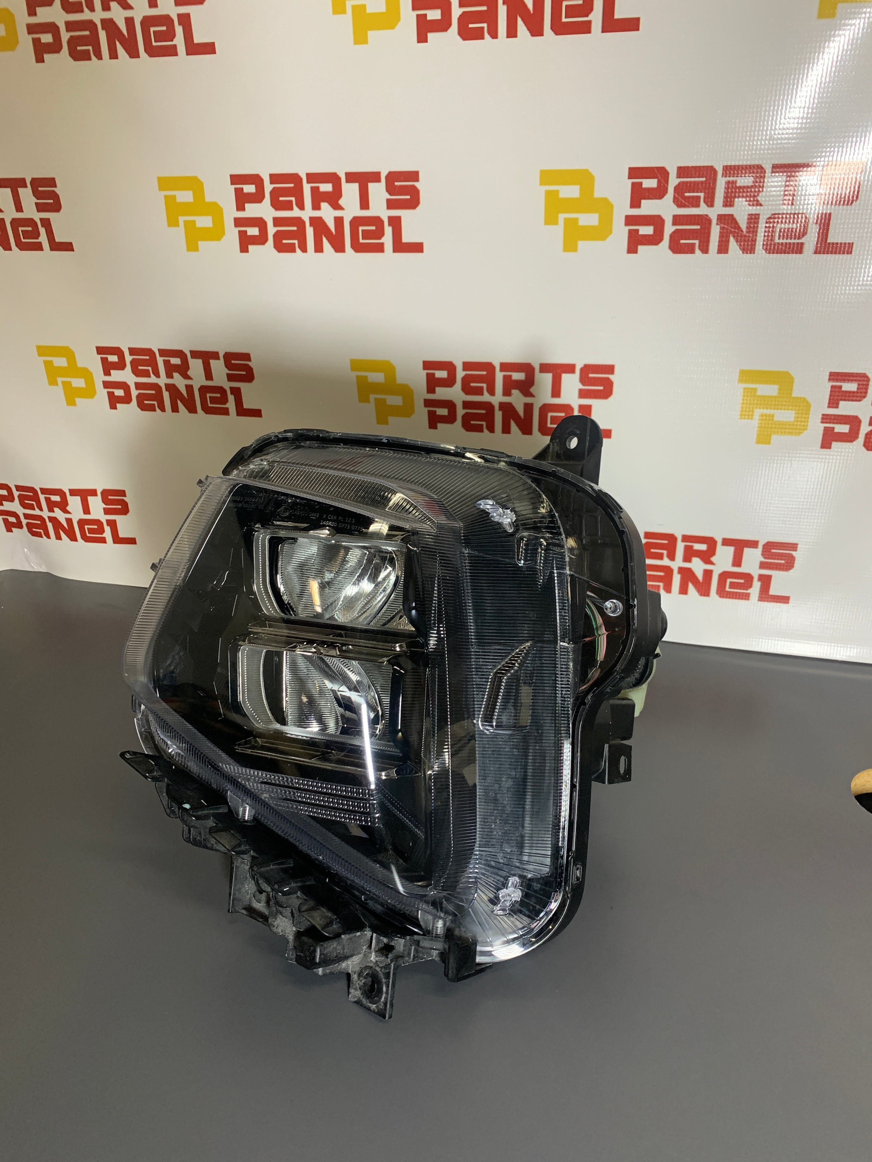 2022 2024 HYUNDAI TUCSON LEFT DRIVER SIDE HEAD LAMP LED REFLECTOR OEM USED