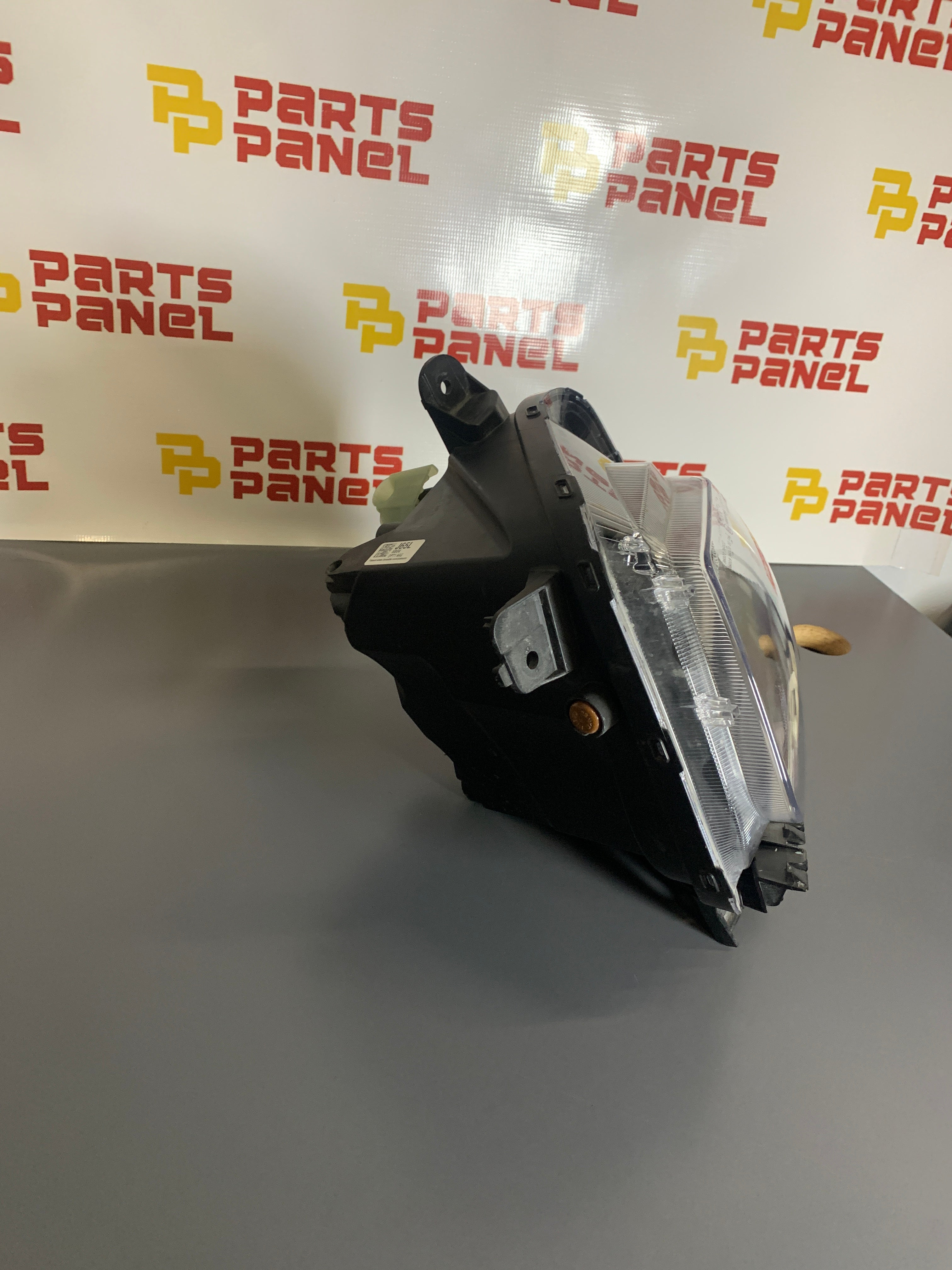 2022 2024 HYUNDAI TUCSON LEFT DRIVER SIDE HEAD LAMP LED REFLECTOR OEM USED