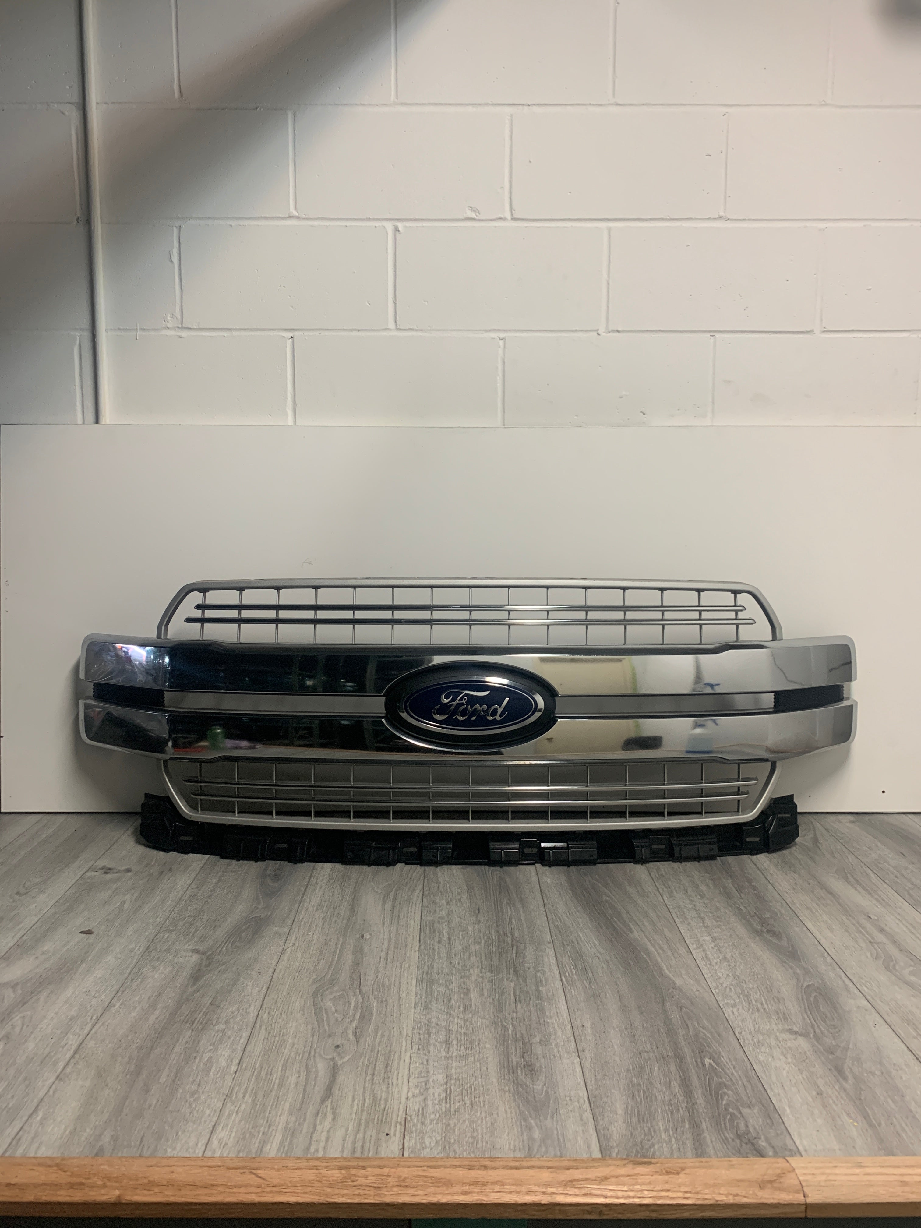 2018 - 2020 FORD F150 FRONT GRILLE CHROME JL34-8200-GFW