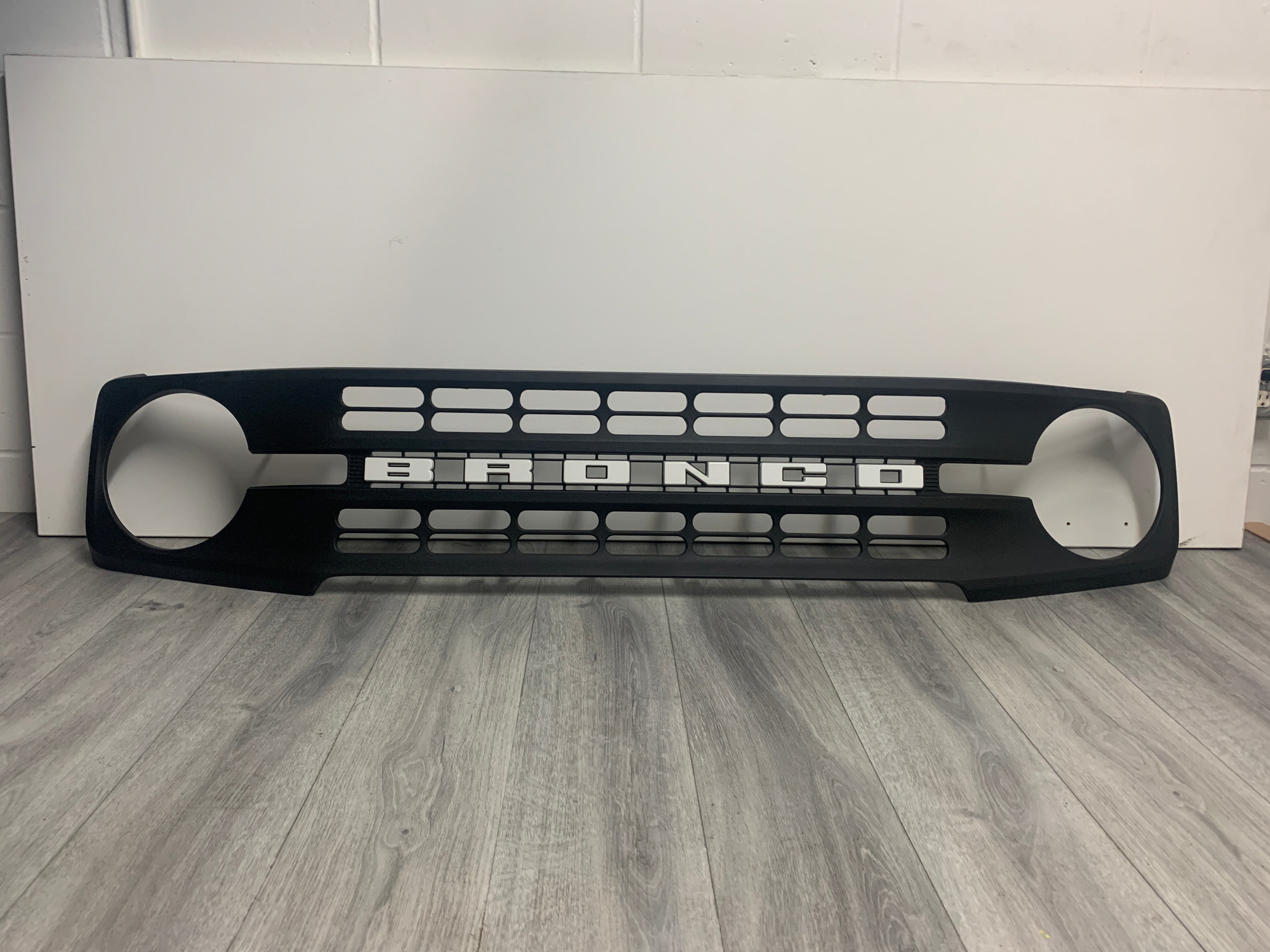 2021-2025 FORD BRONCO FRONT GRILLE M2DB8W200FG5YZ9