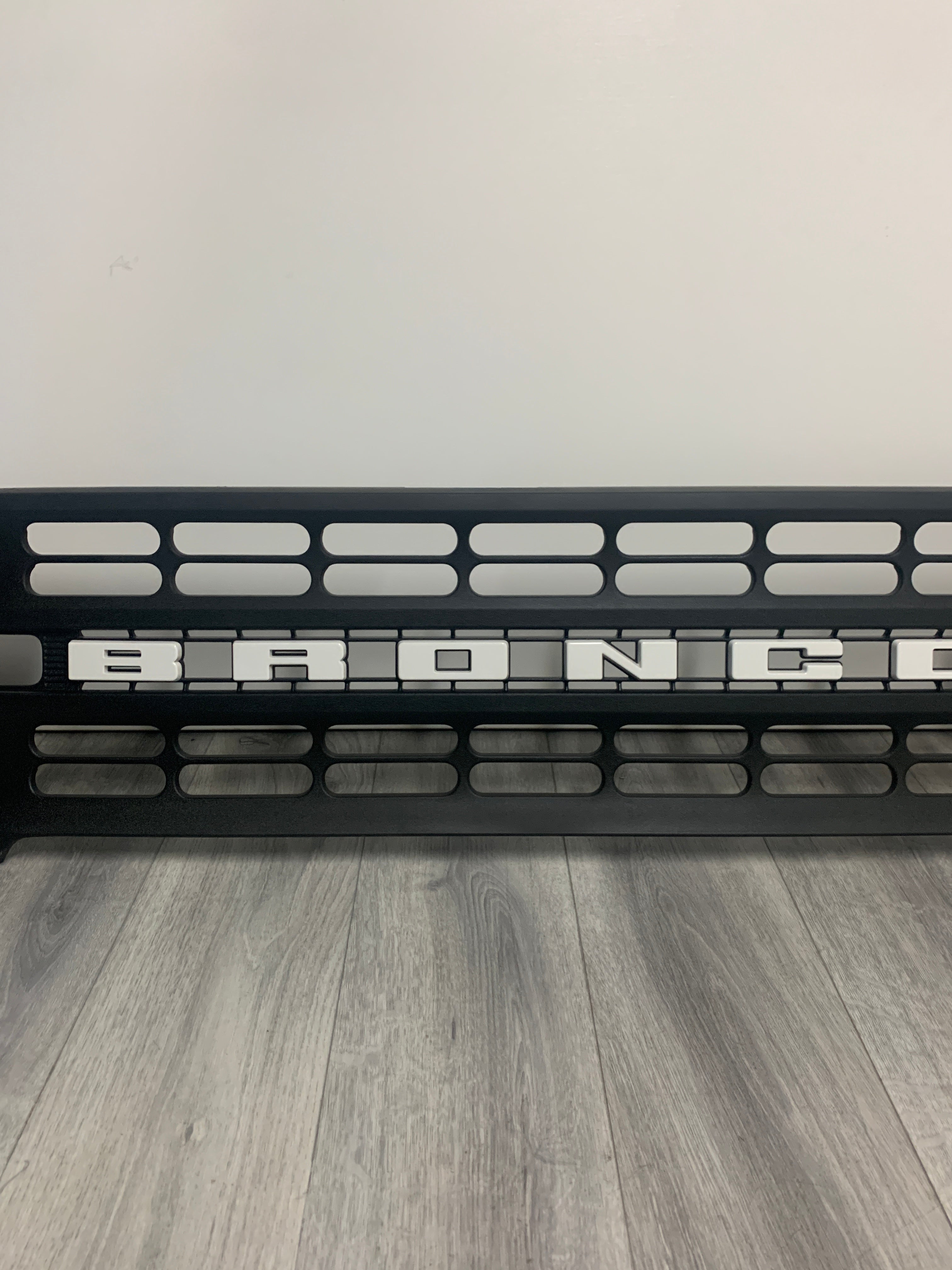 2021-2025 FORD BRONCO FRONT GRILLE M2DB8W200FG5YZ9