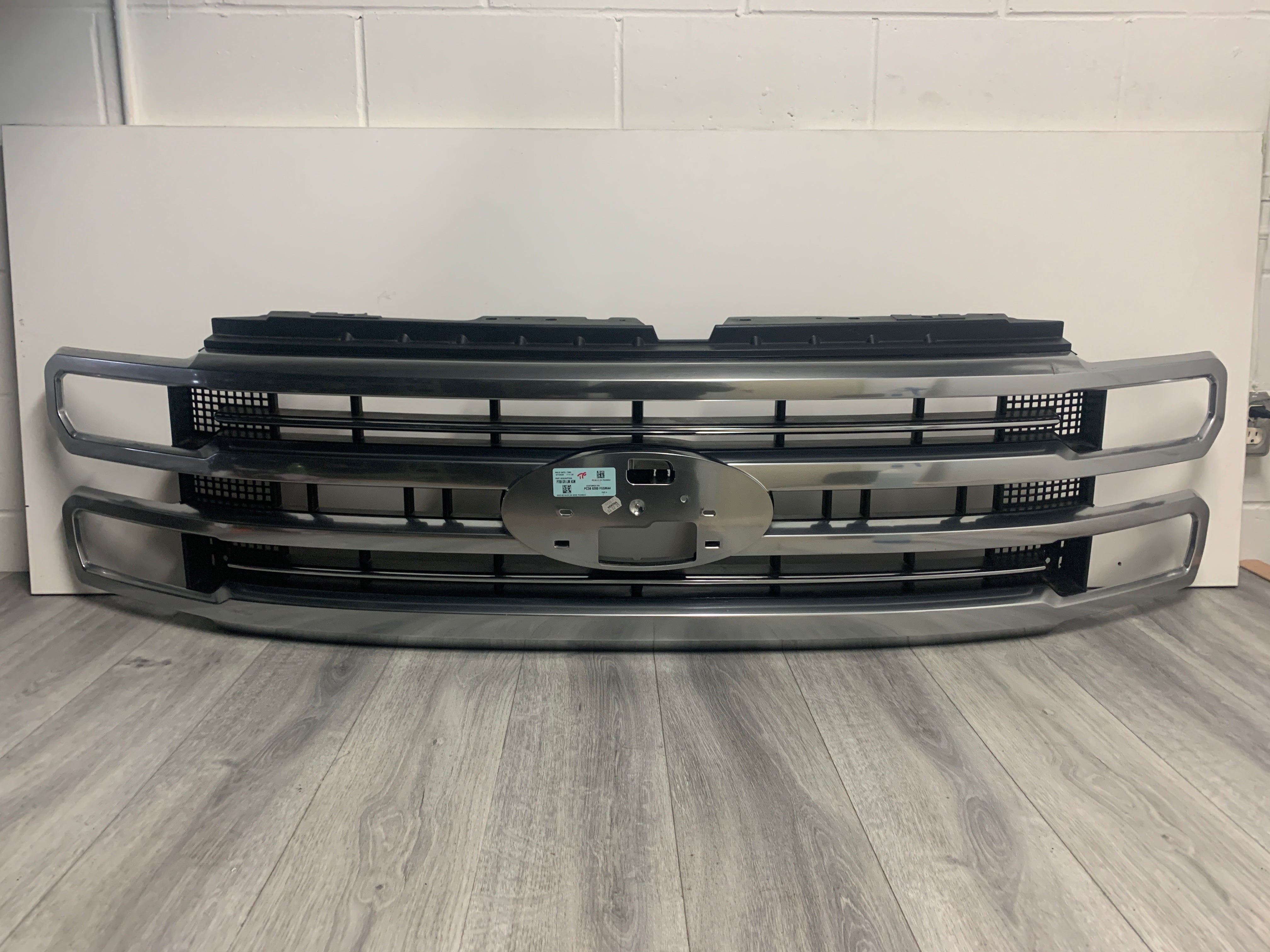 2023 - 2026 FORD F250 F350 SUPERDUTY FRONT CHROME GRILLE OEM PC3B-8200-FGSMA4