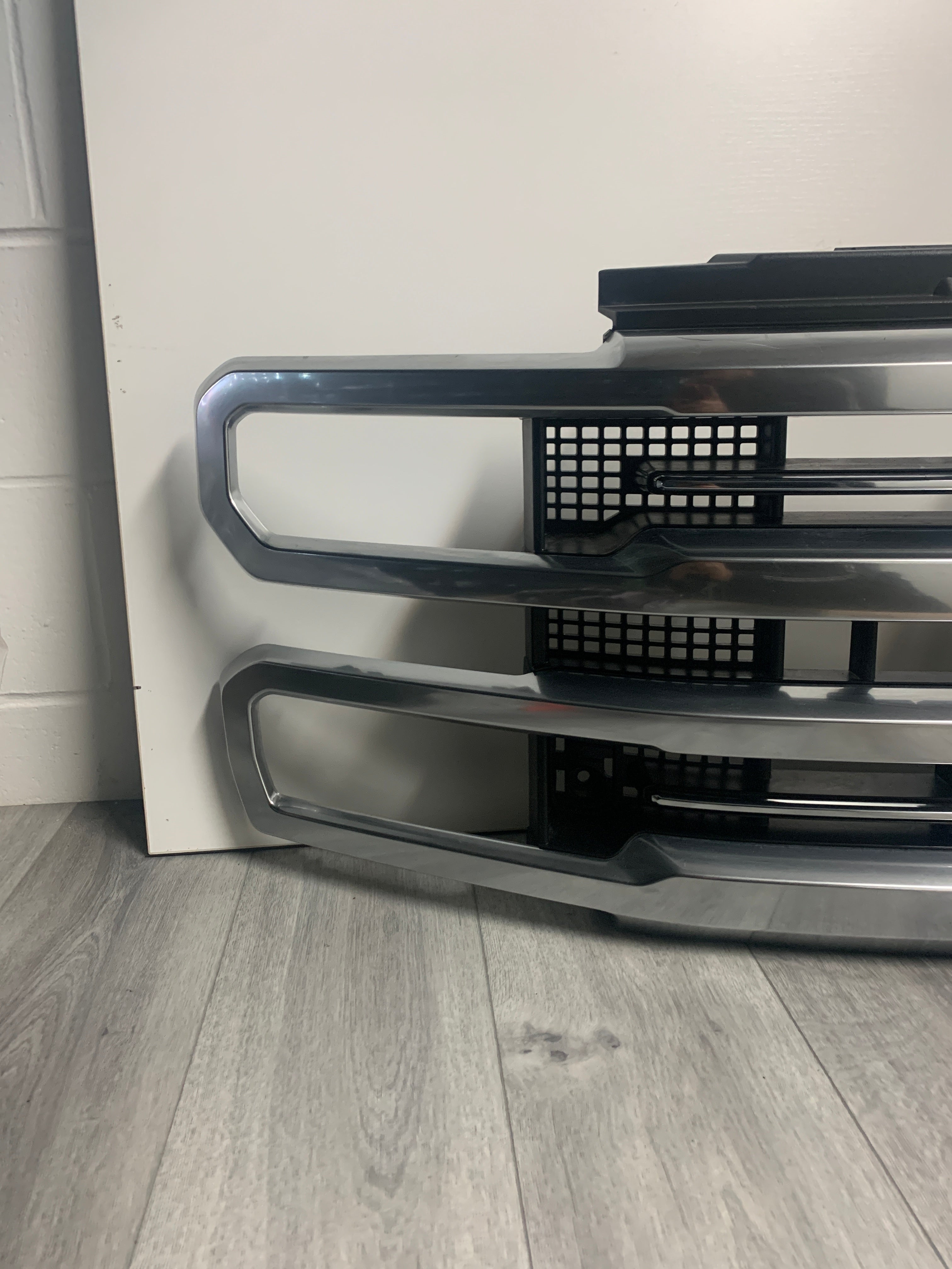2023 - 2026 FORD F250 F350 SUPERDUTY FRONT CHROME GRILLE OEM PC3B-8200-FGSMA4