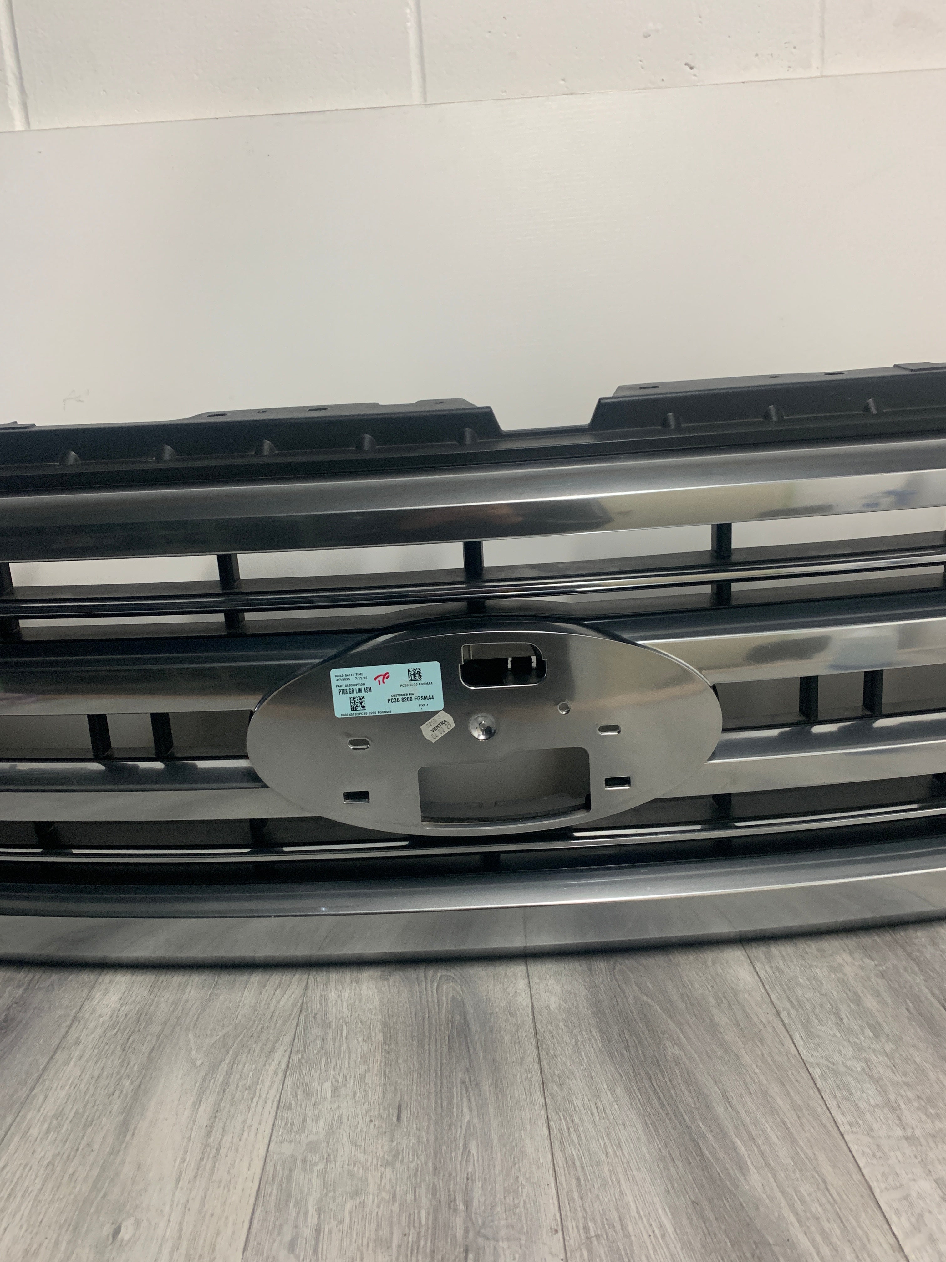 2023 - 2026 FORD F250 F350 SUPERDUTY FRONT CHROME GRILLE OEM PC3B-8200-FGSMA4