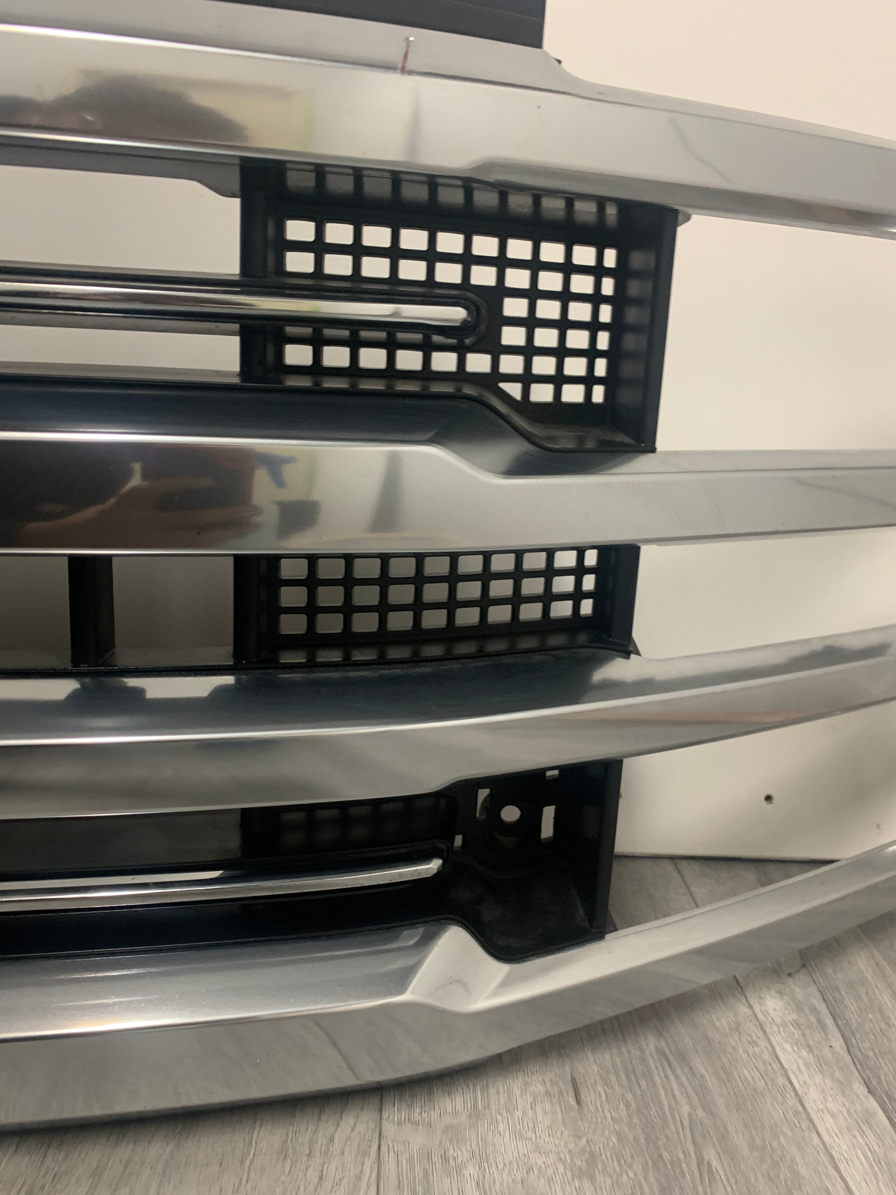 2023 - 2026 FORD F250 F350 SUPERDUTY FRONT CHROME GRILLE OEM PC3B-8200-FGSMA4