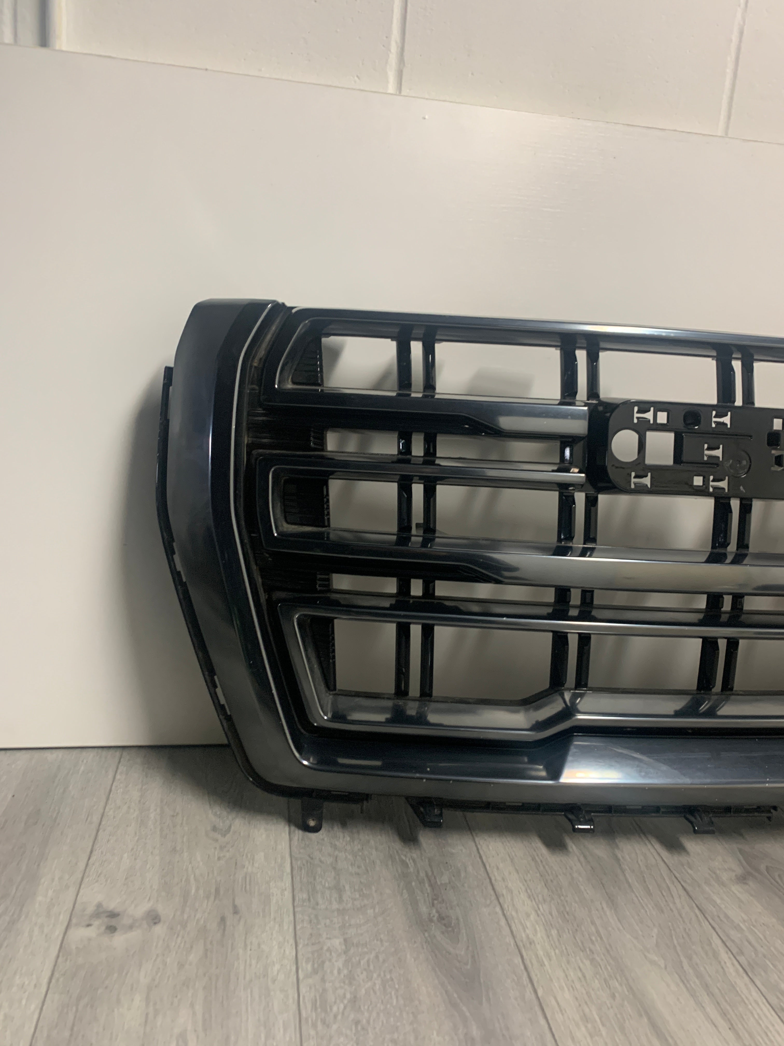 2021 - 2024 GMC YUKON FRONT GRILLE NIGHTRIDER CHROME GRILLE 84835786