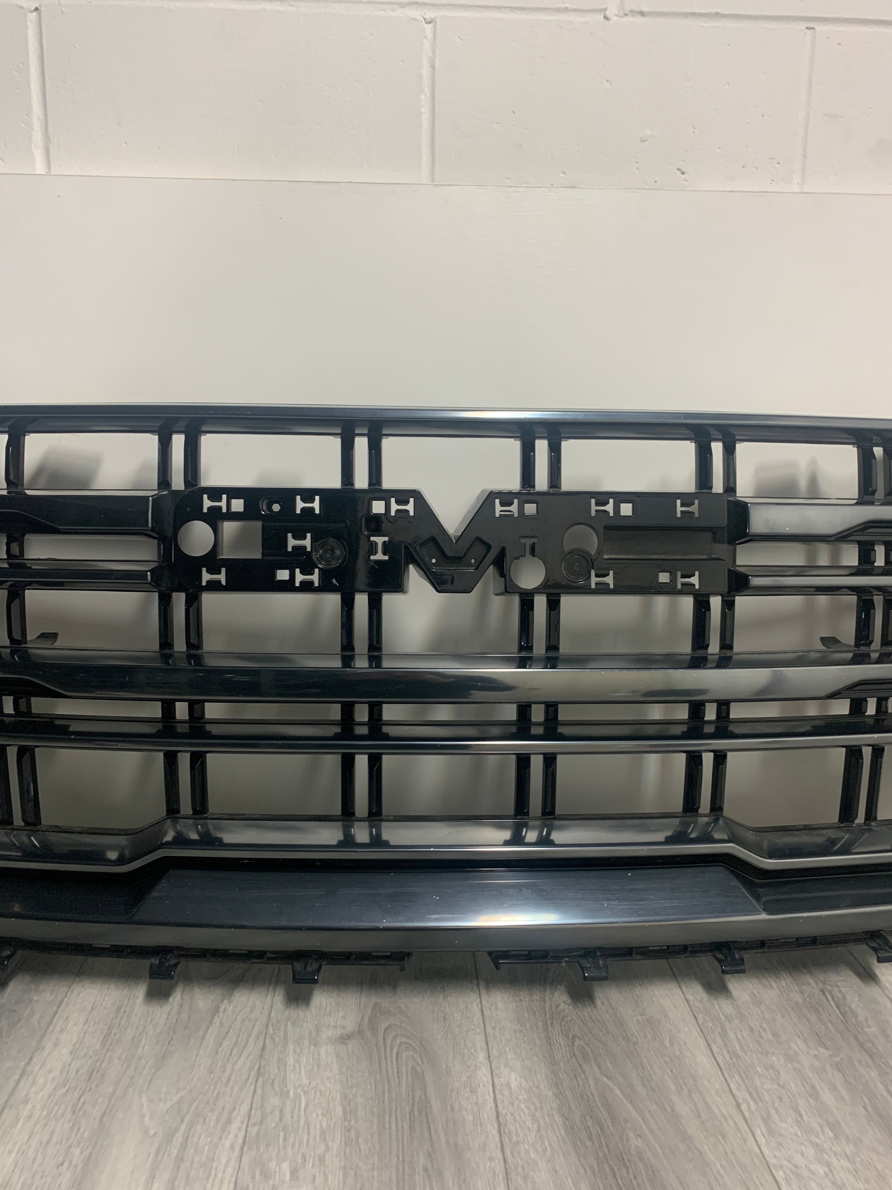 2021 - 2024 GMC YUKON FRONT GRILLE NIGHTRIDER CHROME GRILLE 84835786