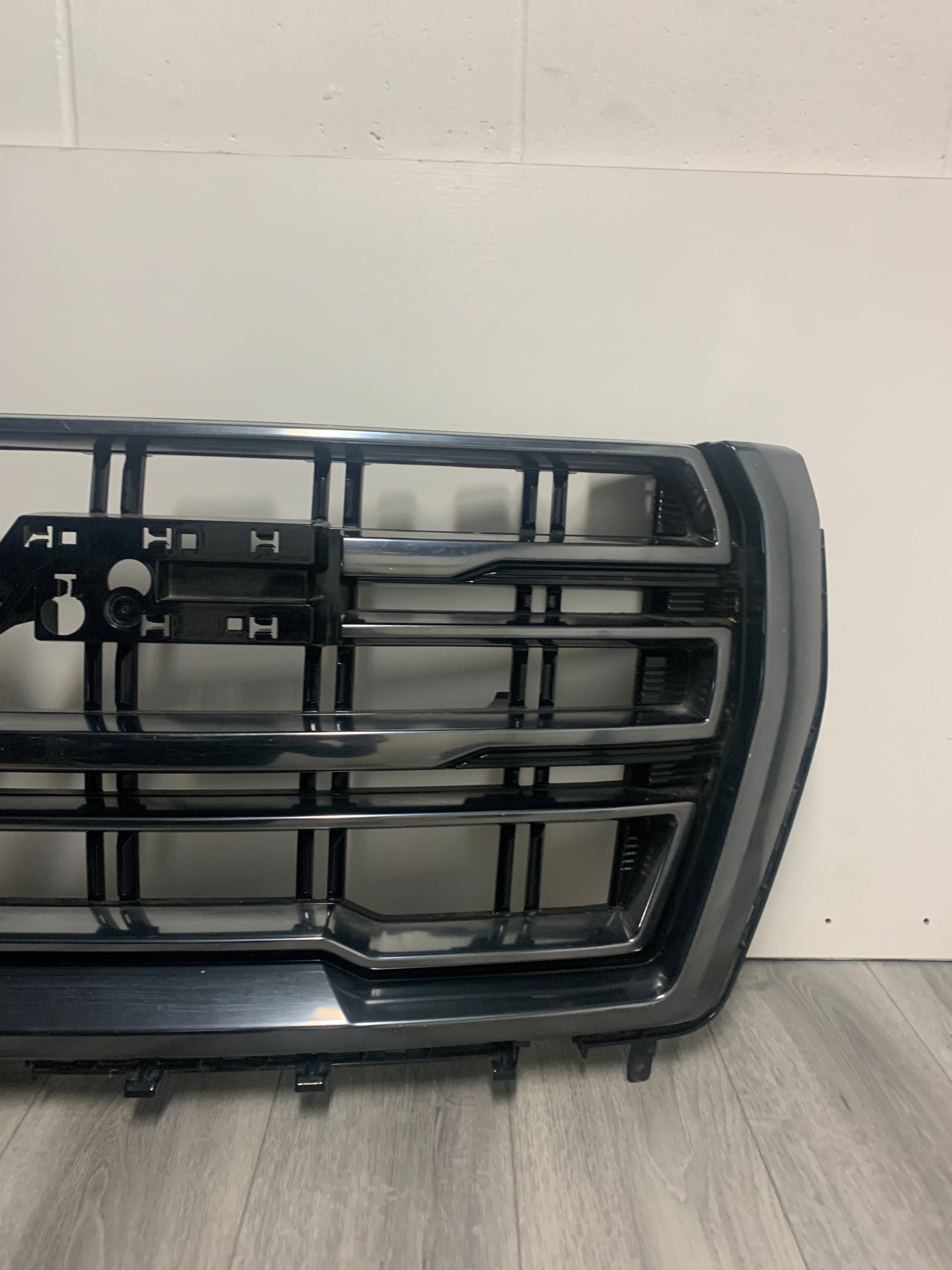 2021 - 2024 GMC YUKON FRONT GRILLE NIGHTRIDER CHROME GRILLE 84835786