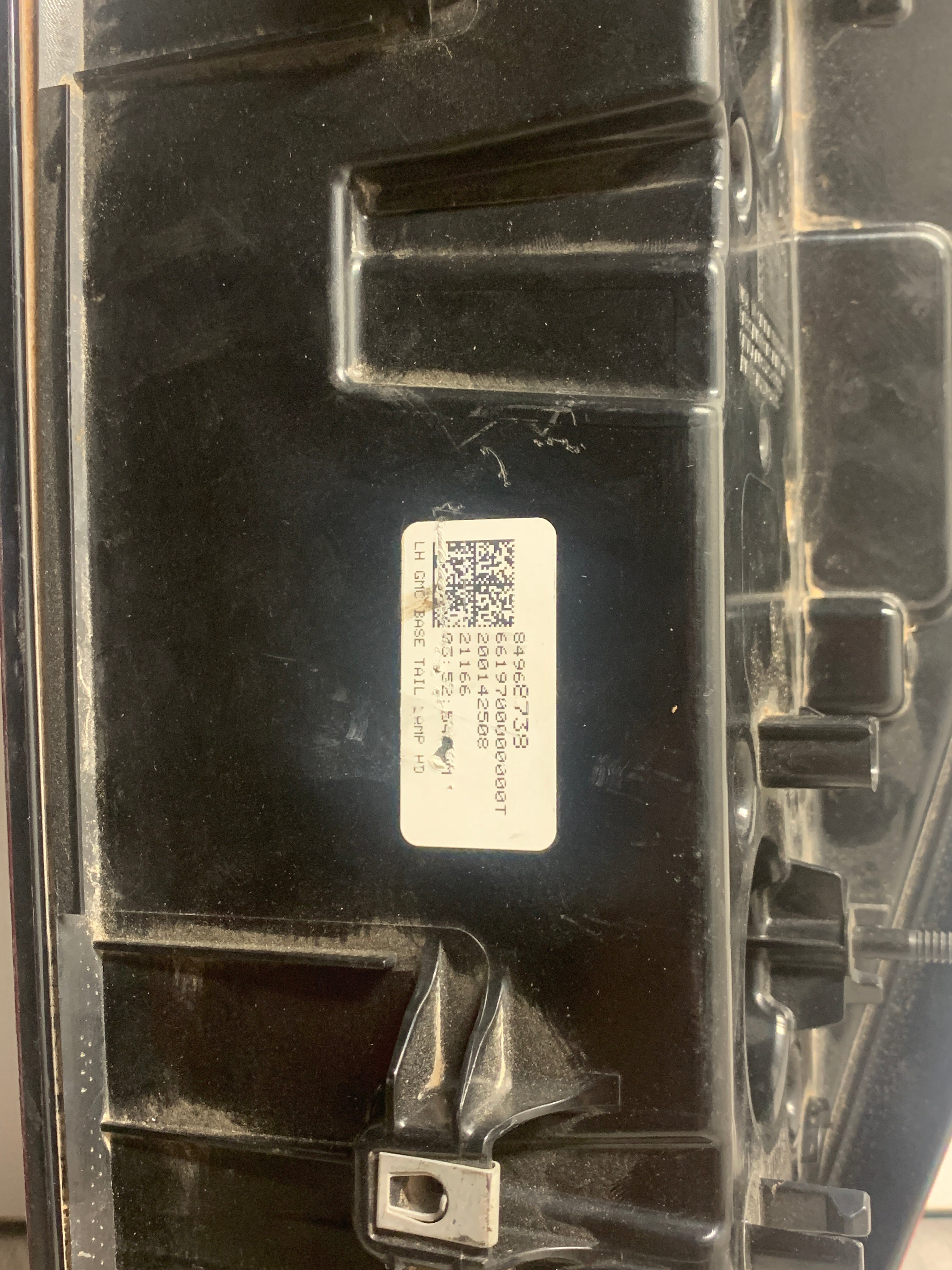 2019 - 2023 GMC SIERRA 1500 2500 3500 DRIVER SIDE TAIL LIGHT 84968738