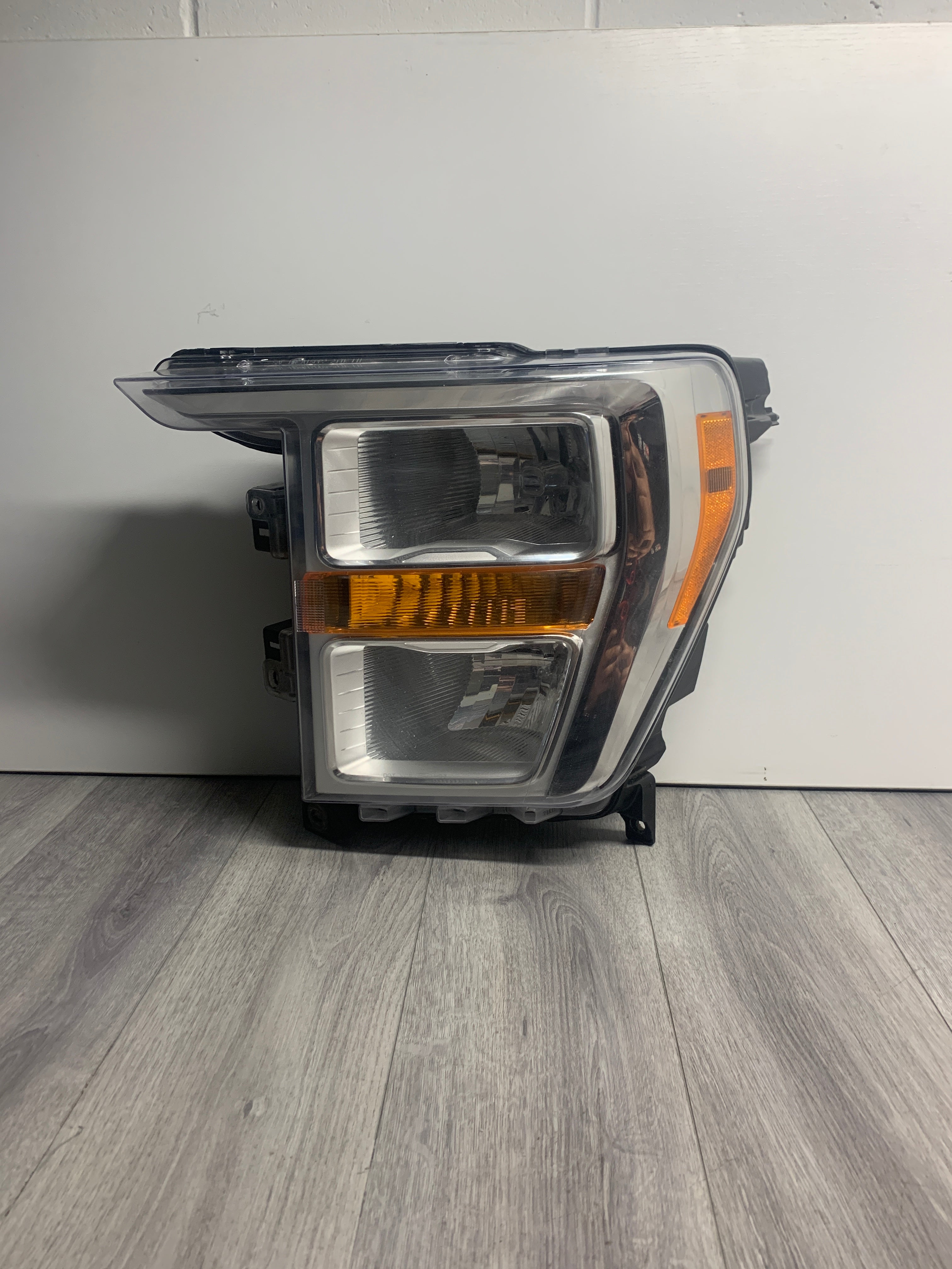 2021 - 2023 FORD F150 DRIVER SIDE HALOGEN HEADLIGHT ML34-13D155-AH