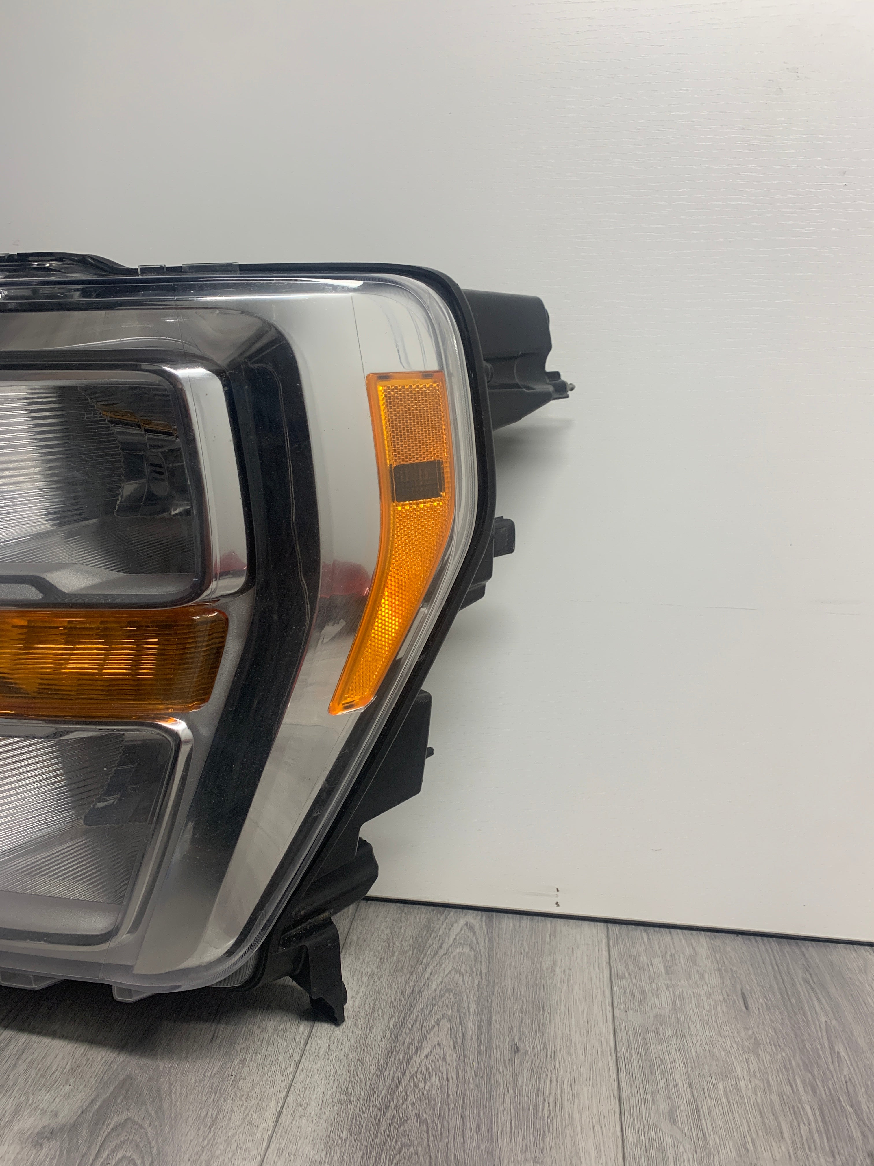 2021 - 2023 FORD F150 DRIVER SIDE HALOGEN HEADLIGHT ML34-13D155-AH
