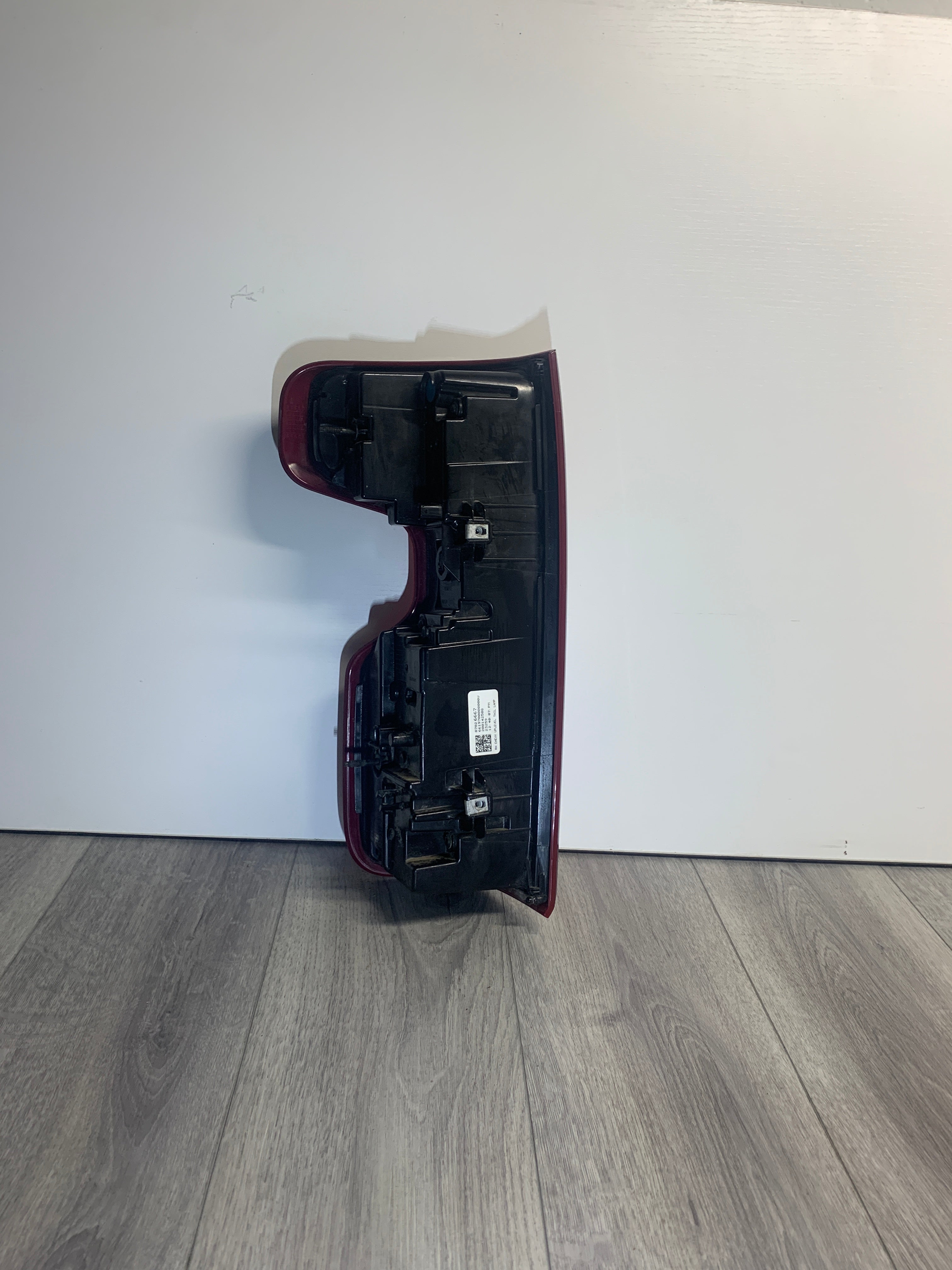 2019 - 2025 CHEVY SILVERADO 1500 2500 3500 PASSENGER SIDE TAIL LIGHT 87826667