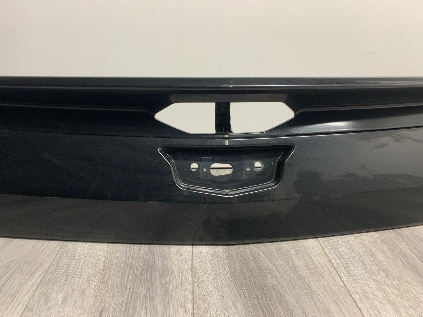 2025 - 2027 CADILLAC OPTIQ 500 E4 TRUNK LID BLACK SPOILER OEM