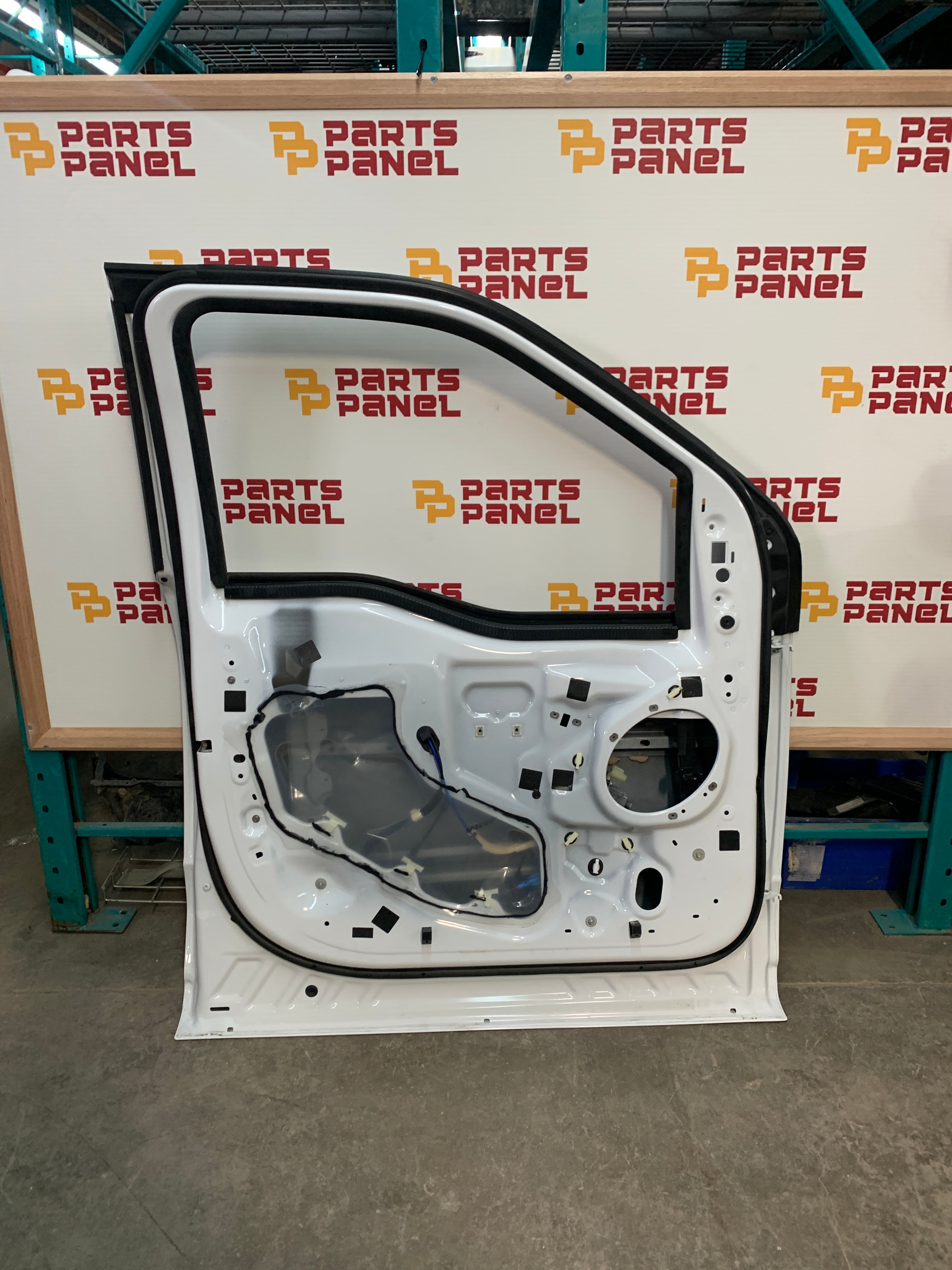 2021 - 2025 FORD F150 DRIVER SIDE FRONT DOOR OEM