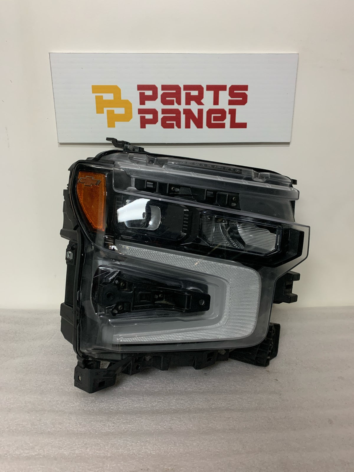 2022 - 2026 CHEVROLET SILVERADO 1500 PASSENGER SIDE HEADLIGHT 84606139