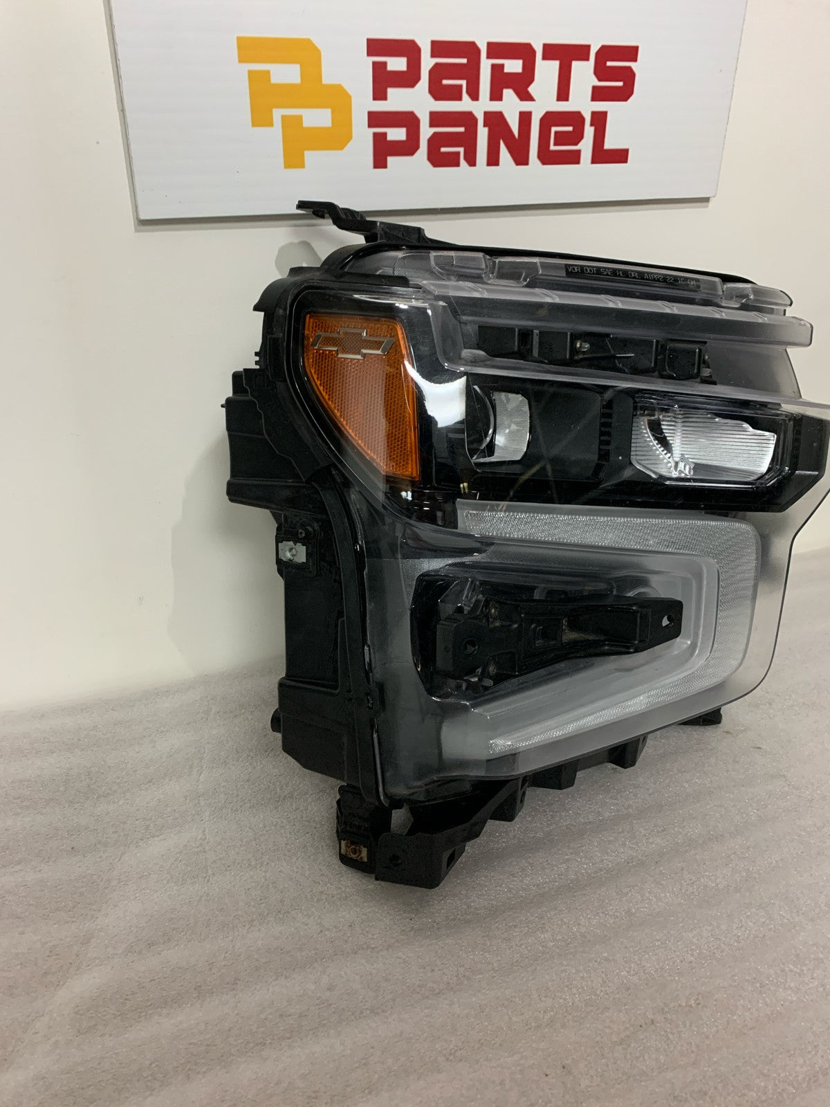 2022 - 2026 CHEVROLET SILVERADO 1500 PASSENGER SIDE HEADLIGHT 84606139