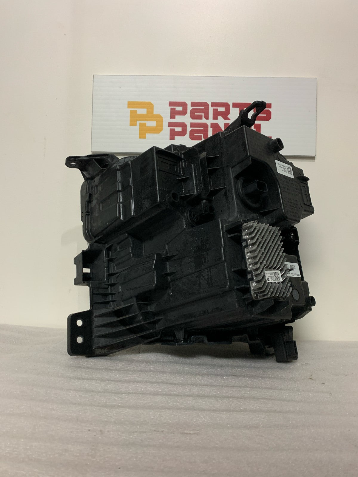 2022 - 2026 CHEVROLET SILVERADO 1500 PASSENGER SIDE HEADLIGHT 84606139
