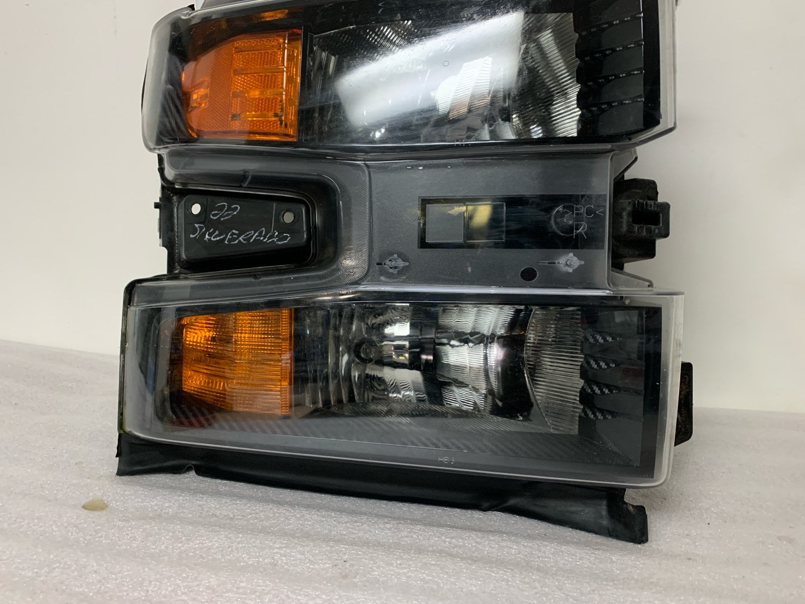 2019 - 2022 CHEVROLET SILVERADO 1500 PASSENGER SIDE HEADLIGHT 84621849
