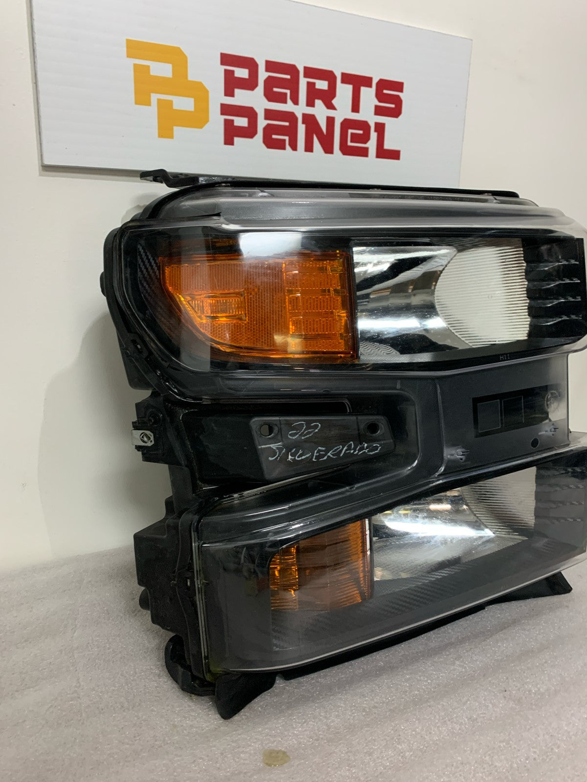 2019 - 2022 CHEVROLET SILVERADO 1500 PASSENGER SIDE HEADLIGHT 84621849
