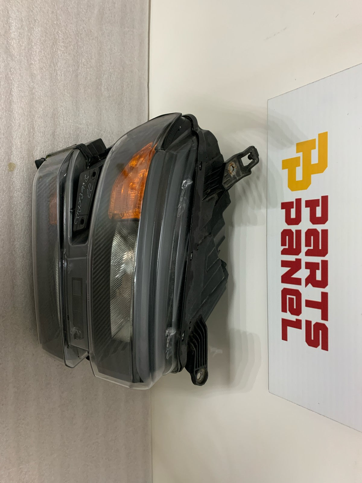 2019 - 2022 CHEVROLET SILVERADO 1500 PASSENGER SIDE HEADLIGHT 84621849