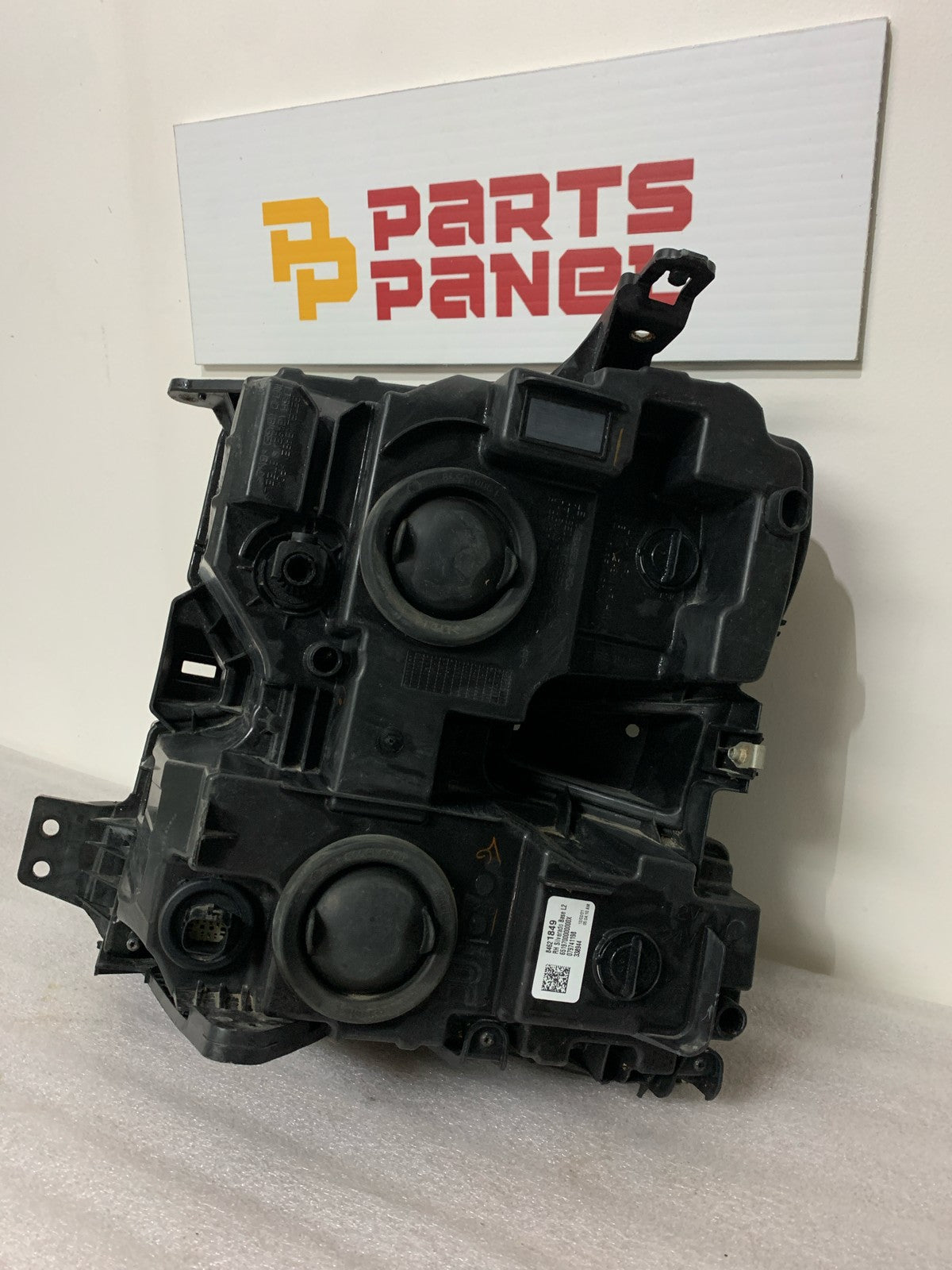 2019 - 2022 CHEVROLET SILVERADO 1500 PASSENGER SIDE HEADLIGHT 84621849