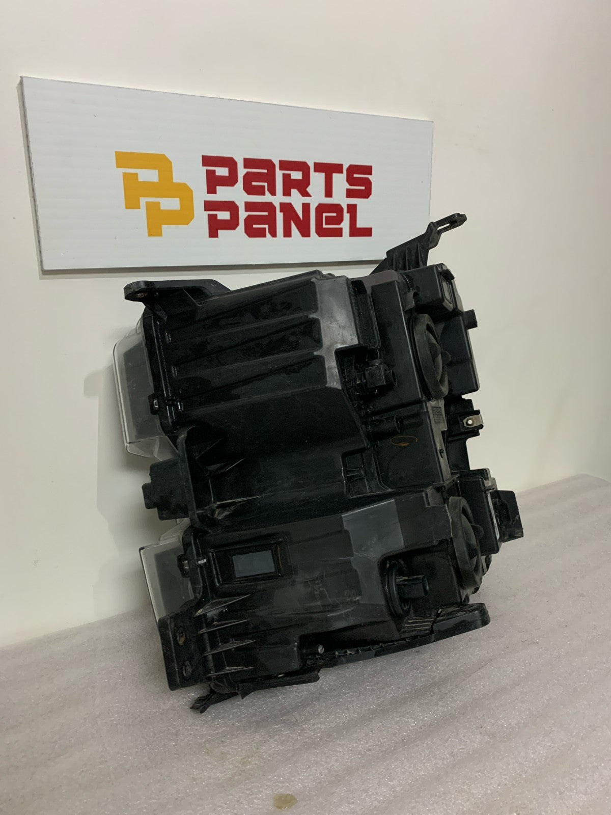 2019 - 2022 CHEVROLET SILVERADO 1500 PASSENGER SIDE HEADLIGHT 84621849