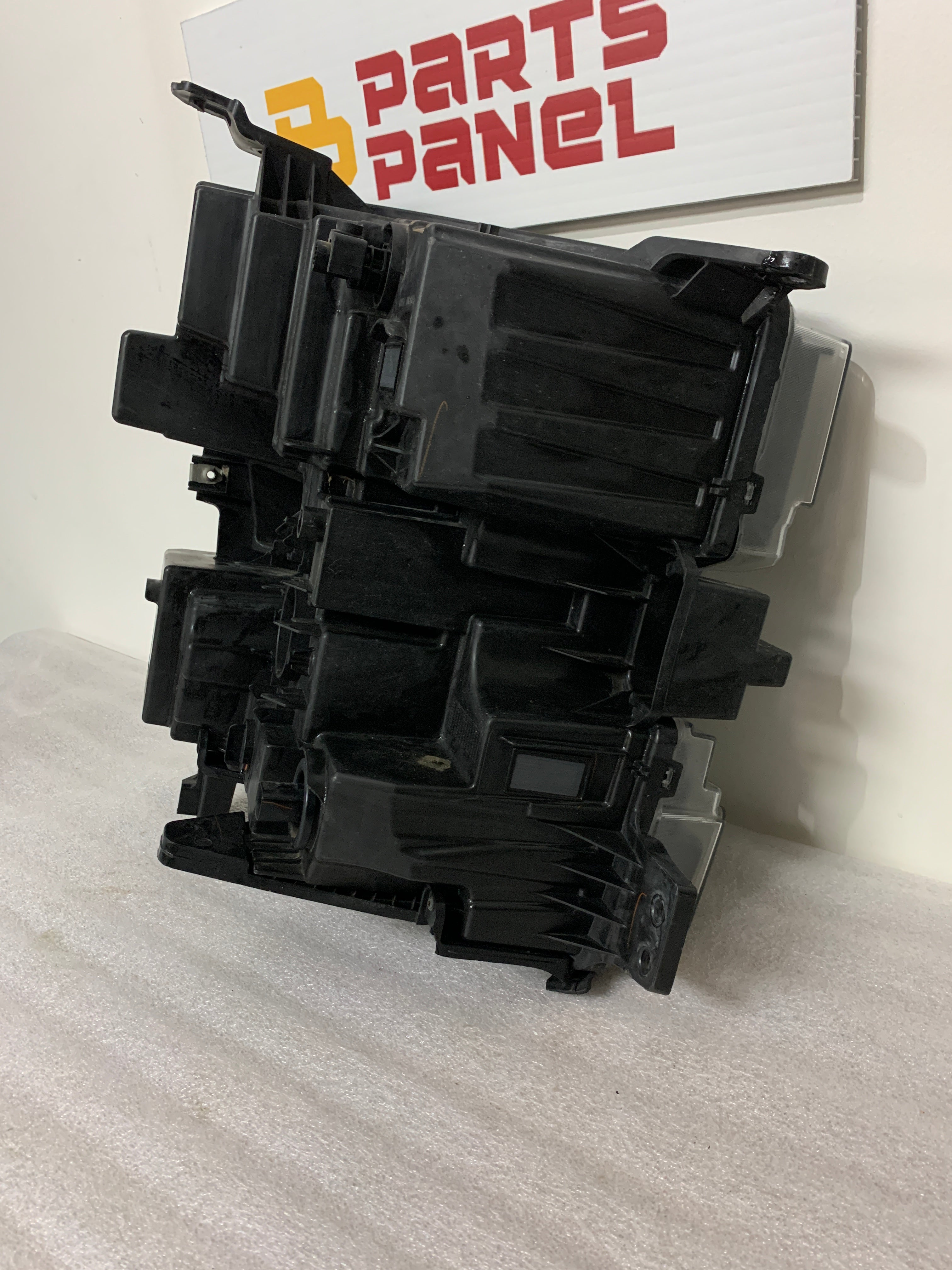 2019 - 2022 CHEVROLET SILVERADO 1500 DRIVER SIDE HEADLIGHT 84621850