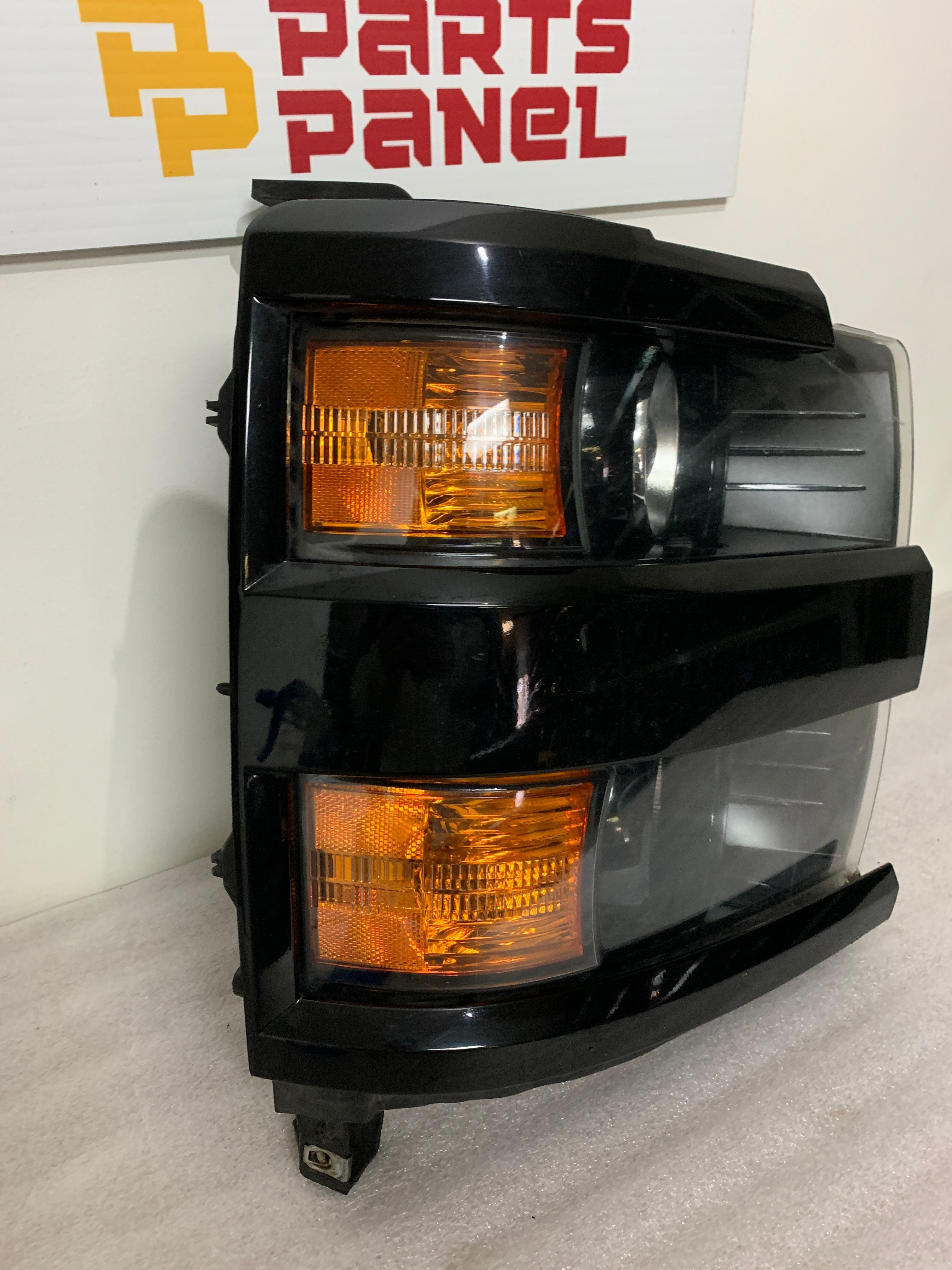 2015 - 2019 CHEVROLET SILVERADO 2500 3500 HEAVY DUTY PASSENGER SIDE HALOGEN HEADLIGHT 84096569