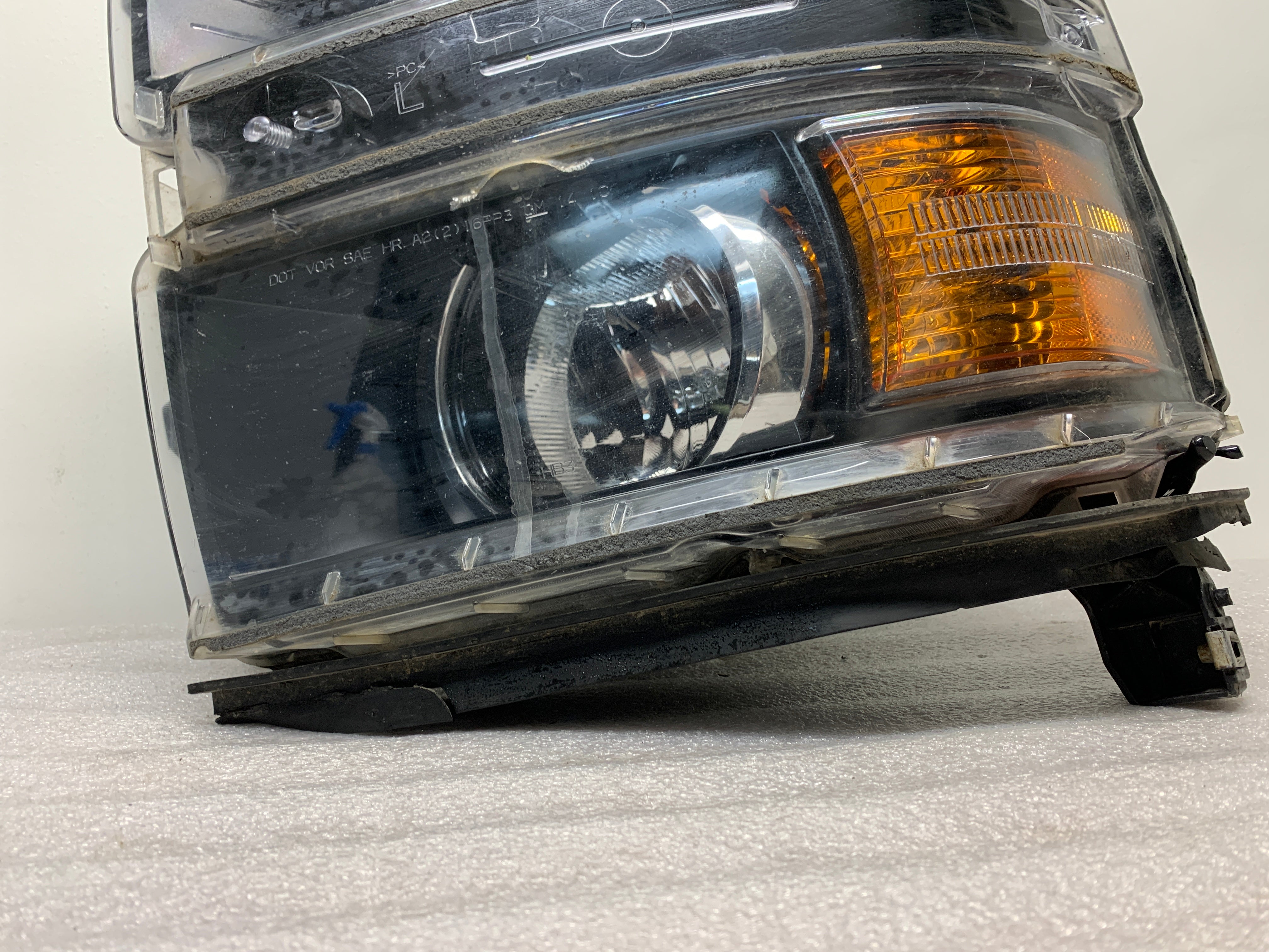 2015 - 2019 CHEVROLET SILVERADO 2500 3500 DRIVER SIDE HALOGEN HEADLIGTH 84388592