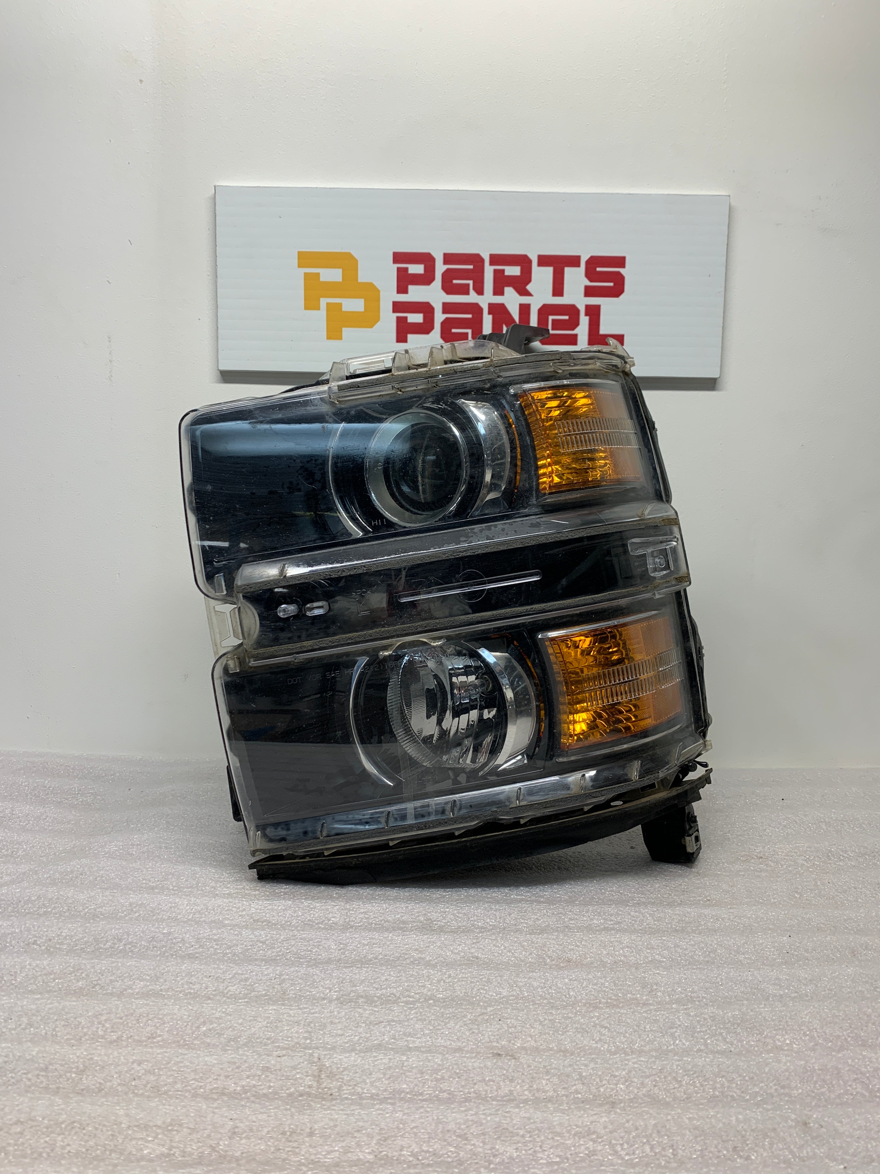 2015 - 2019 CHEVROLET SILVERADO 2500 3500 DRIVER SIDE HALOGEN HEADLIGTH 84388592
