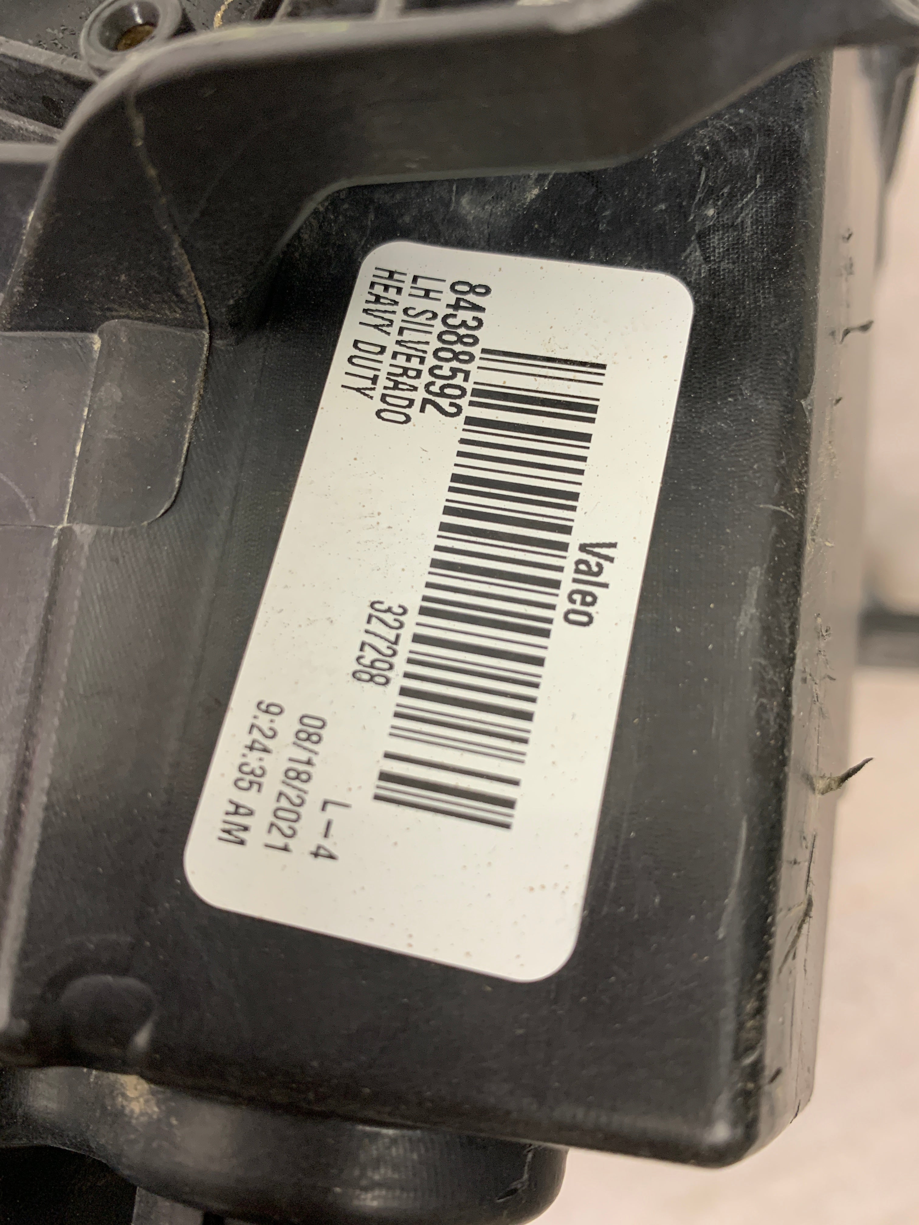 2015 - 2019 CHEVROLET SILVERADO 2500 3500 DRIVER SIDE HALOGEN HEADLIGTH 84388592