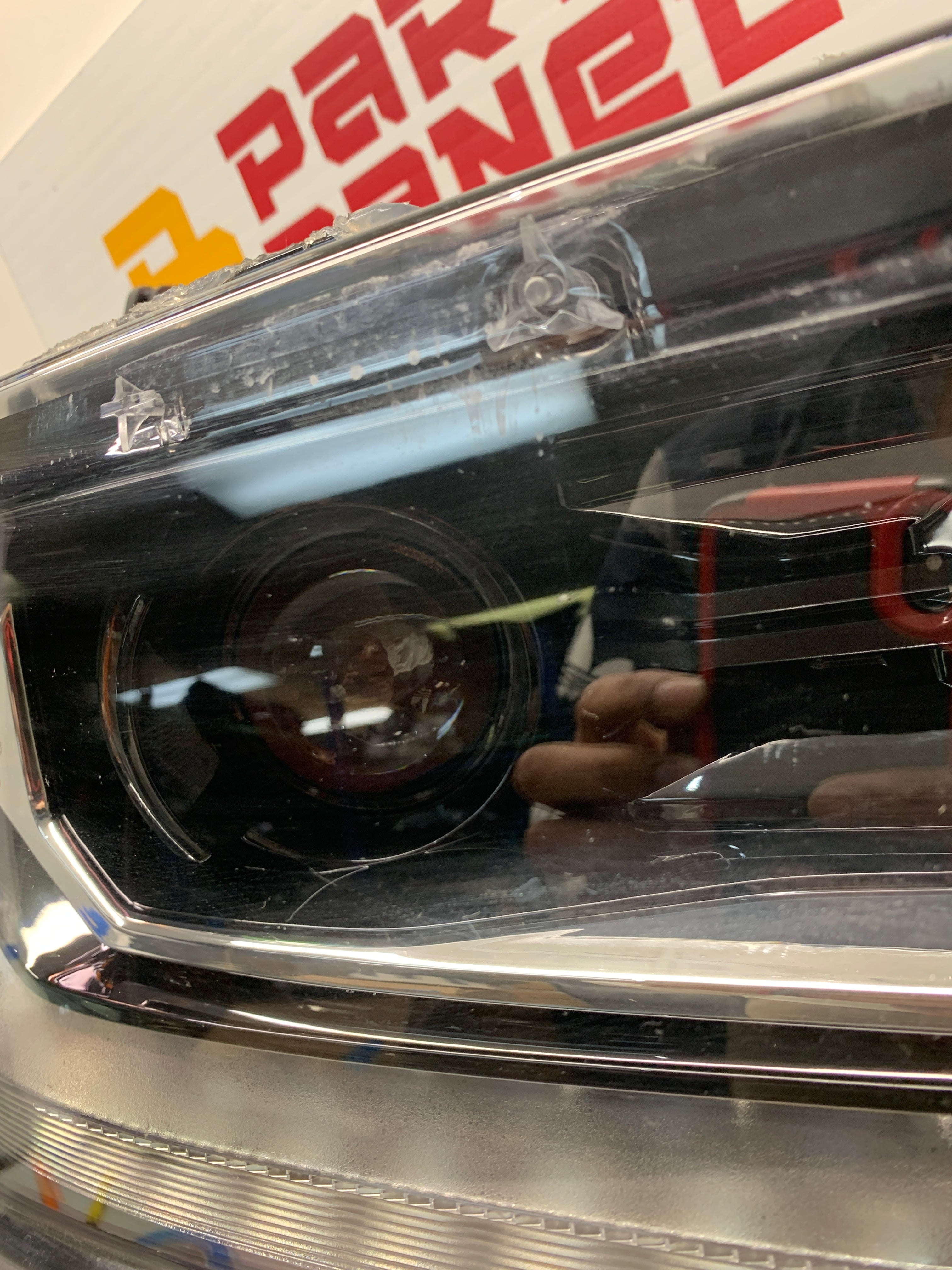 2016 - 2018 CHEVROLET SILVERADO 1500 PASSENGER SIDE HEADLIGHT